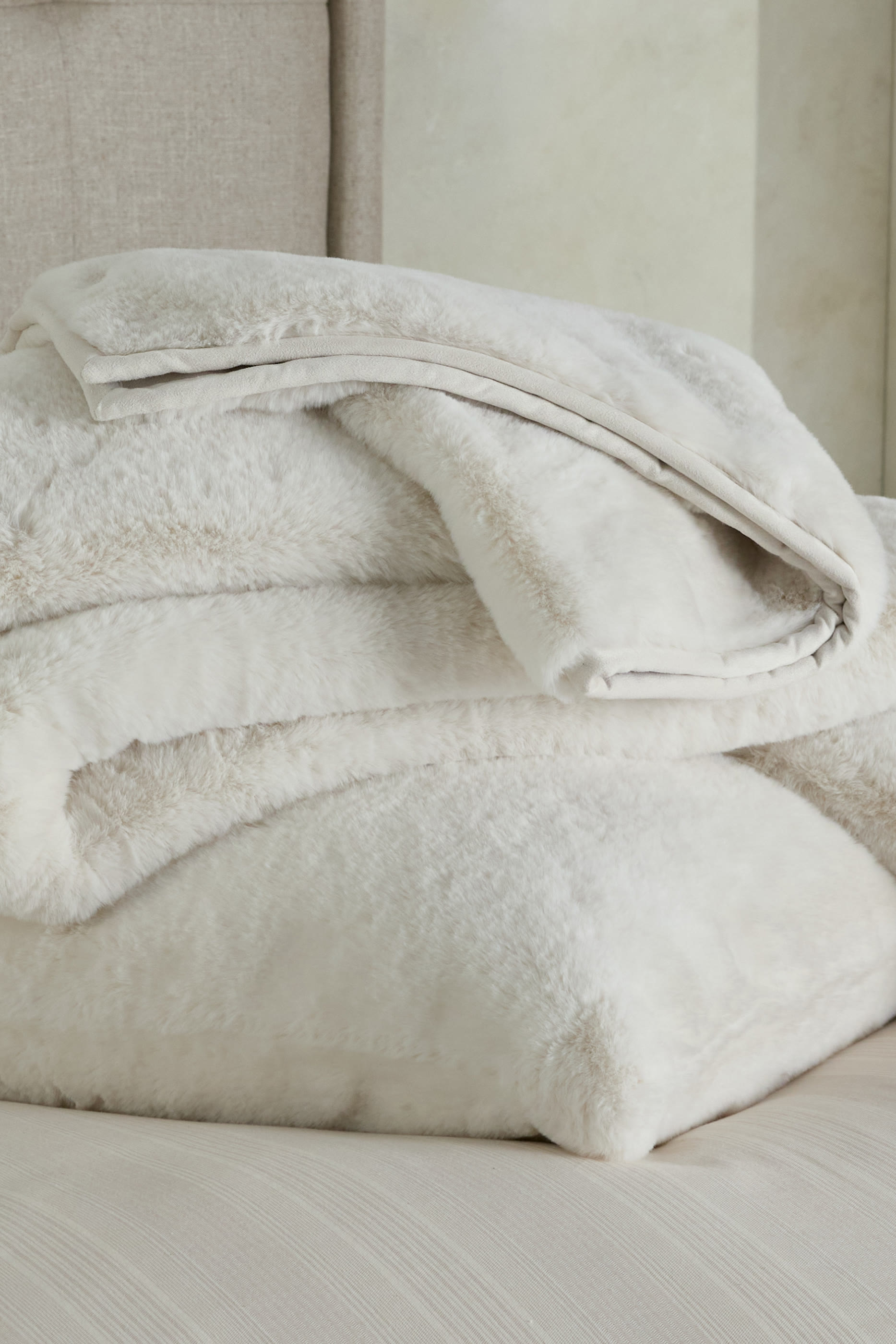 غطاء سوبر سوفت فرو صناعي