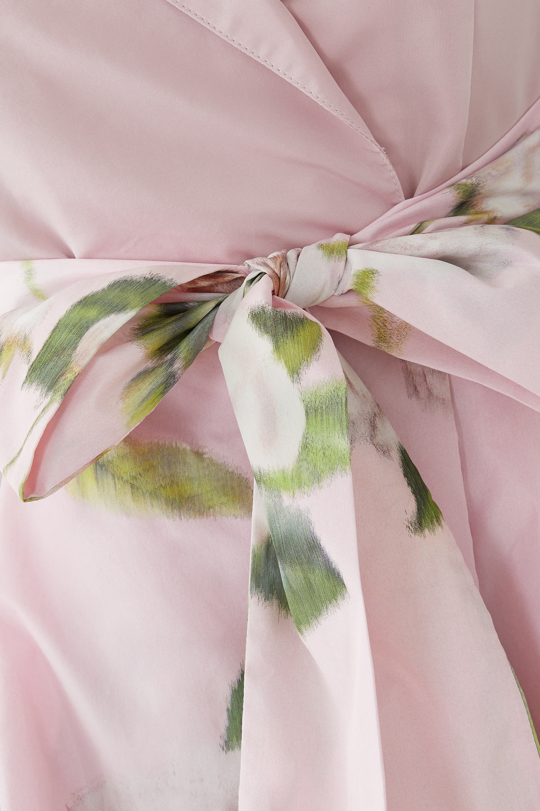 فستان بتصميم قميص بنقشة زهور تفتا