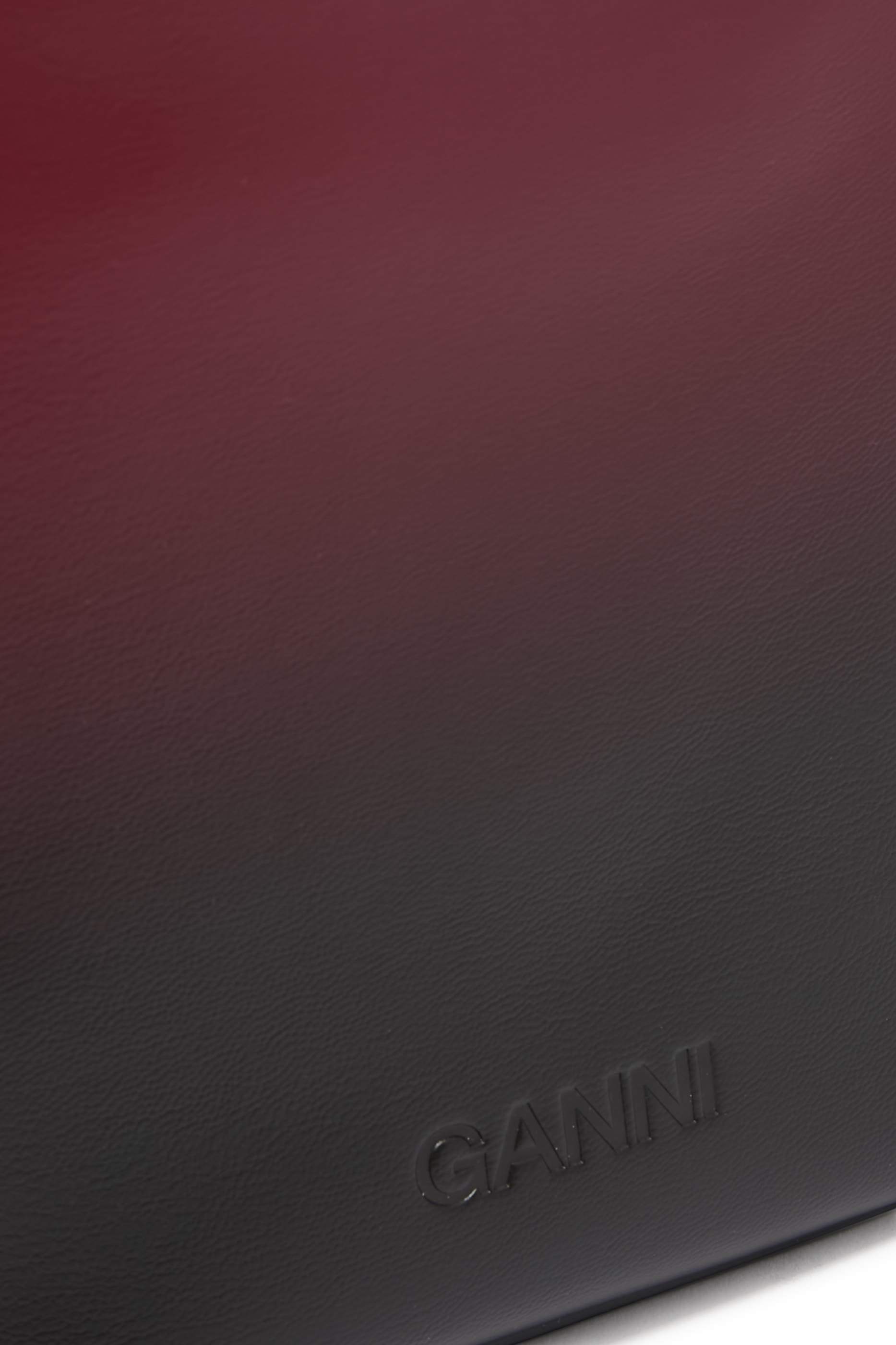 حقيبة باكيت بو صغيرة بلون متدرج