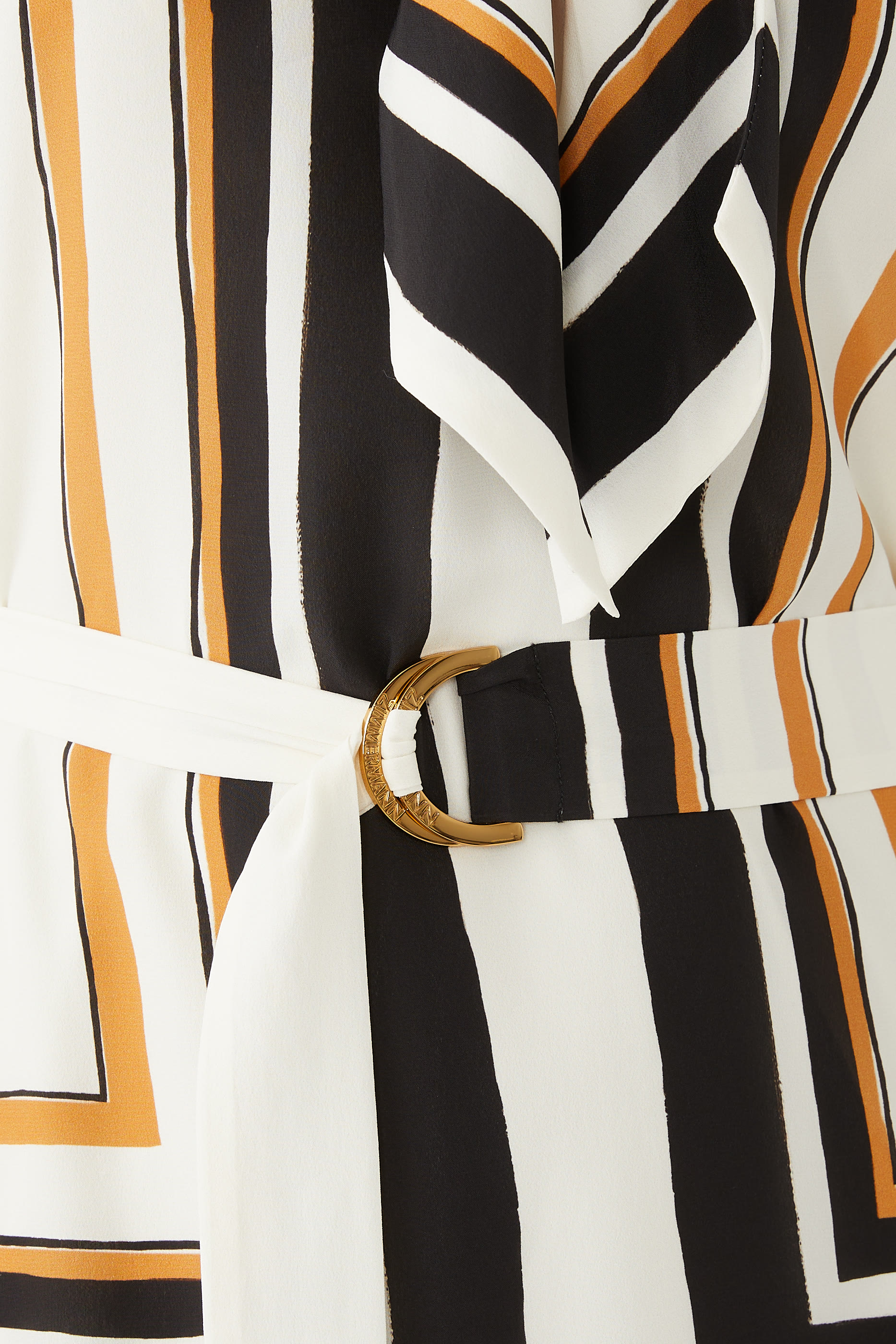 فستان متوسط الطول برباط عند العنق