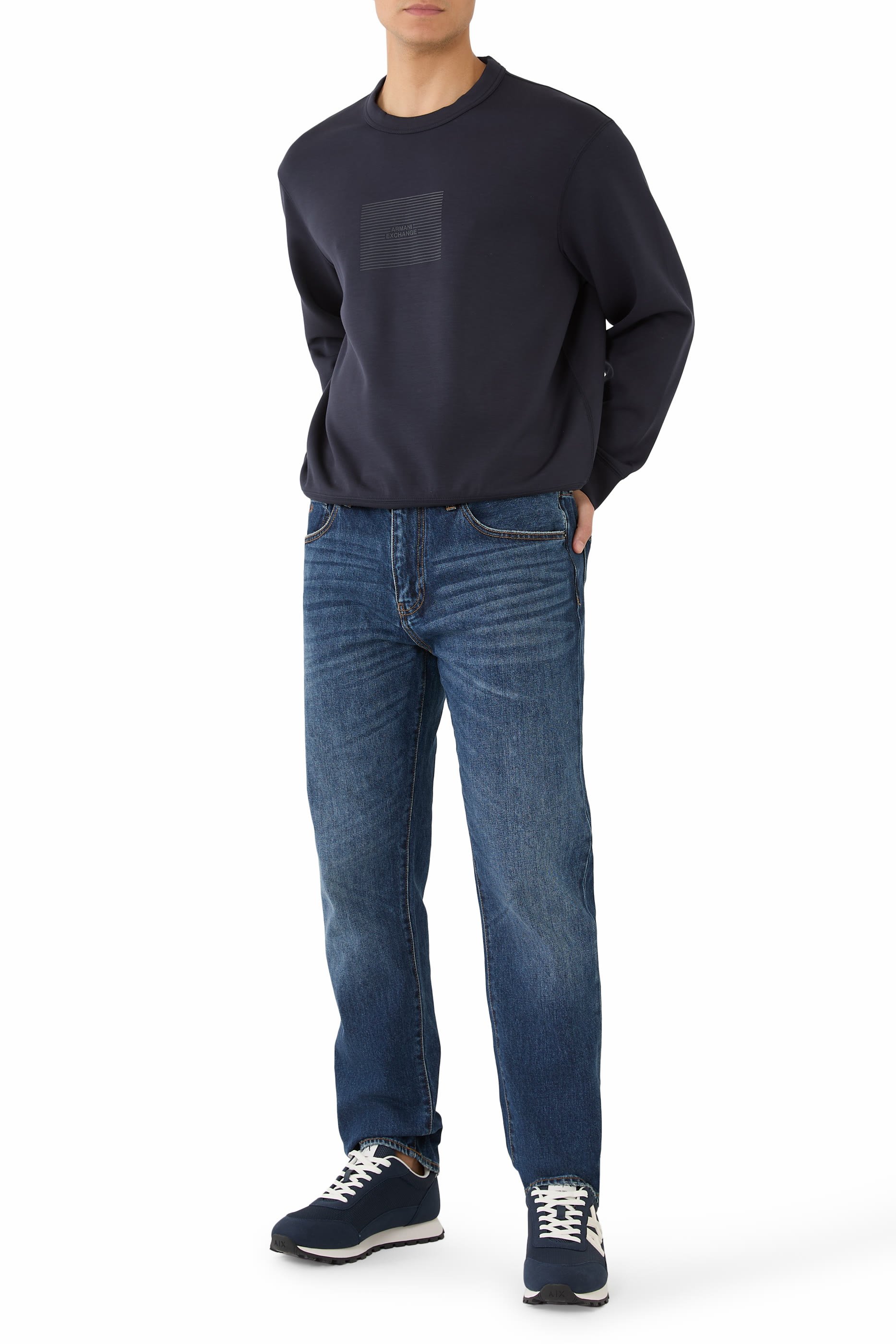 سويت شيرت بحروف شعار الماركة