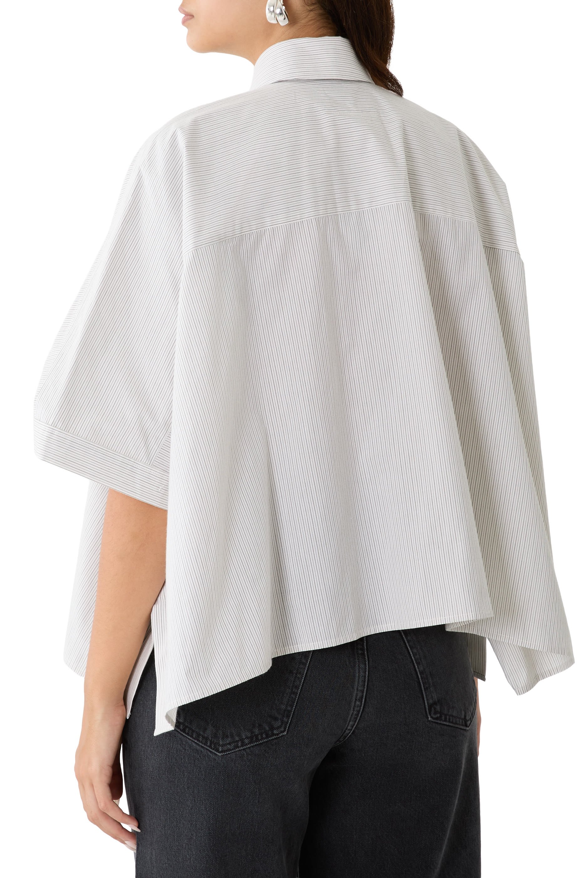 قميص بقصة قصيرة