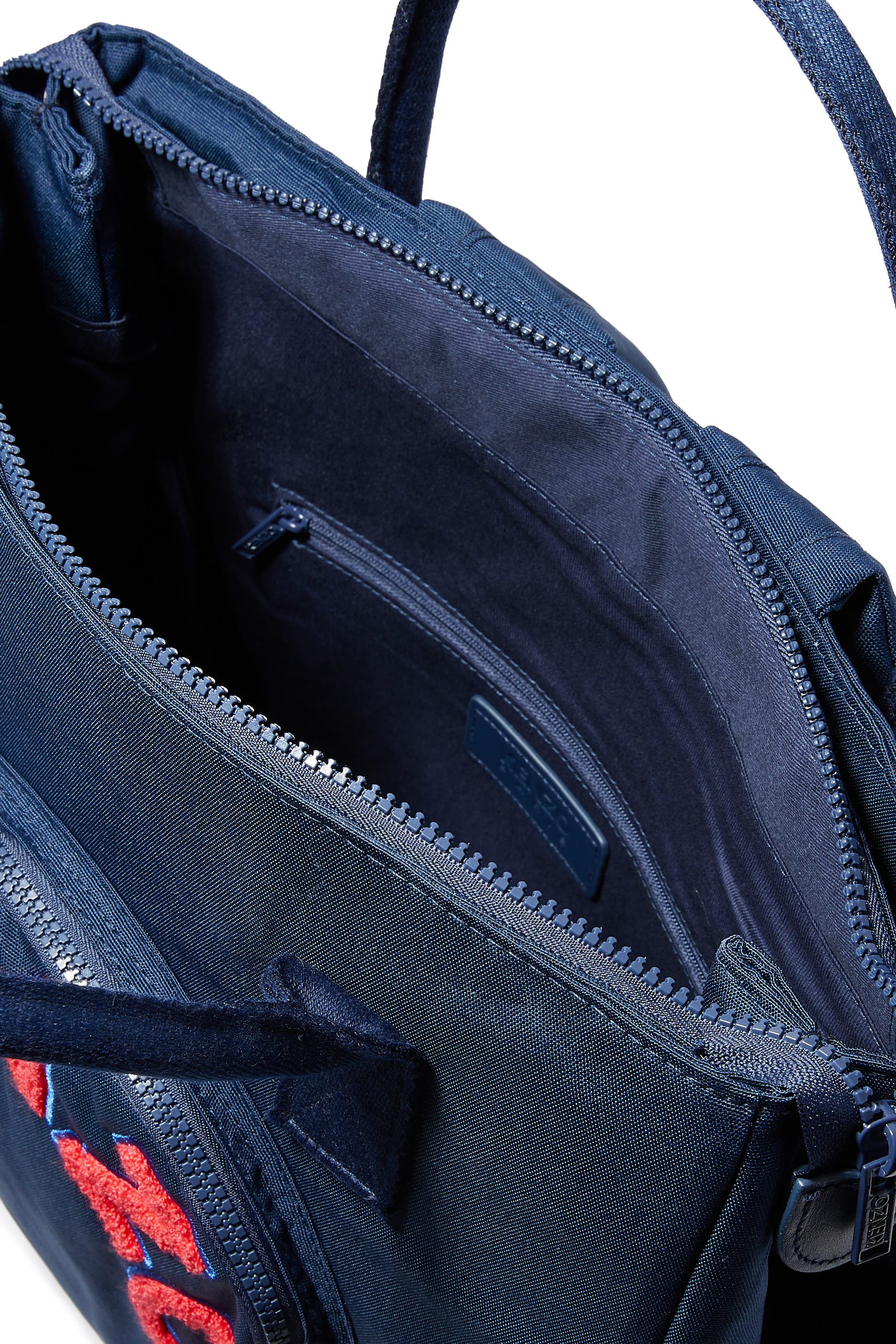 حقيبة مستلزمات بشعار الماركة للأطفال