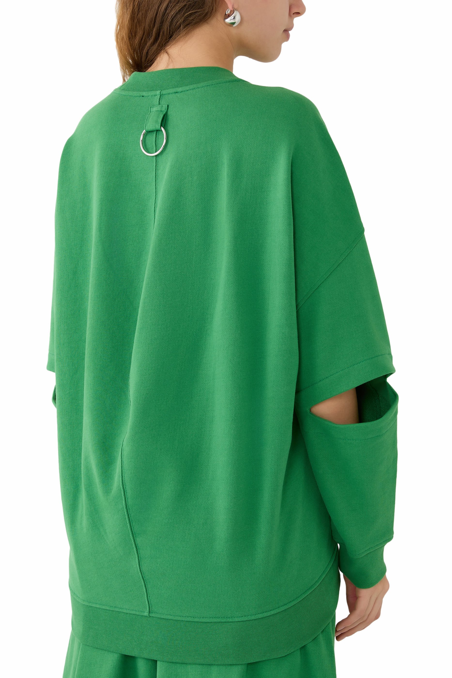 سويت شيرت بقصة مريحة وياقة ضيقة