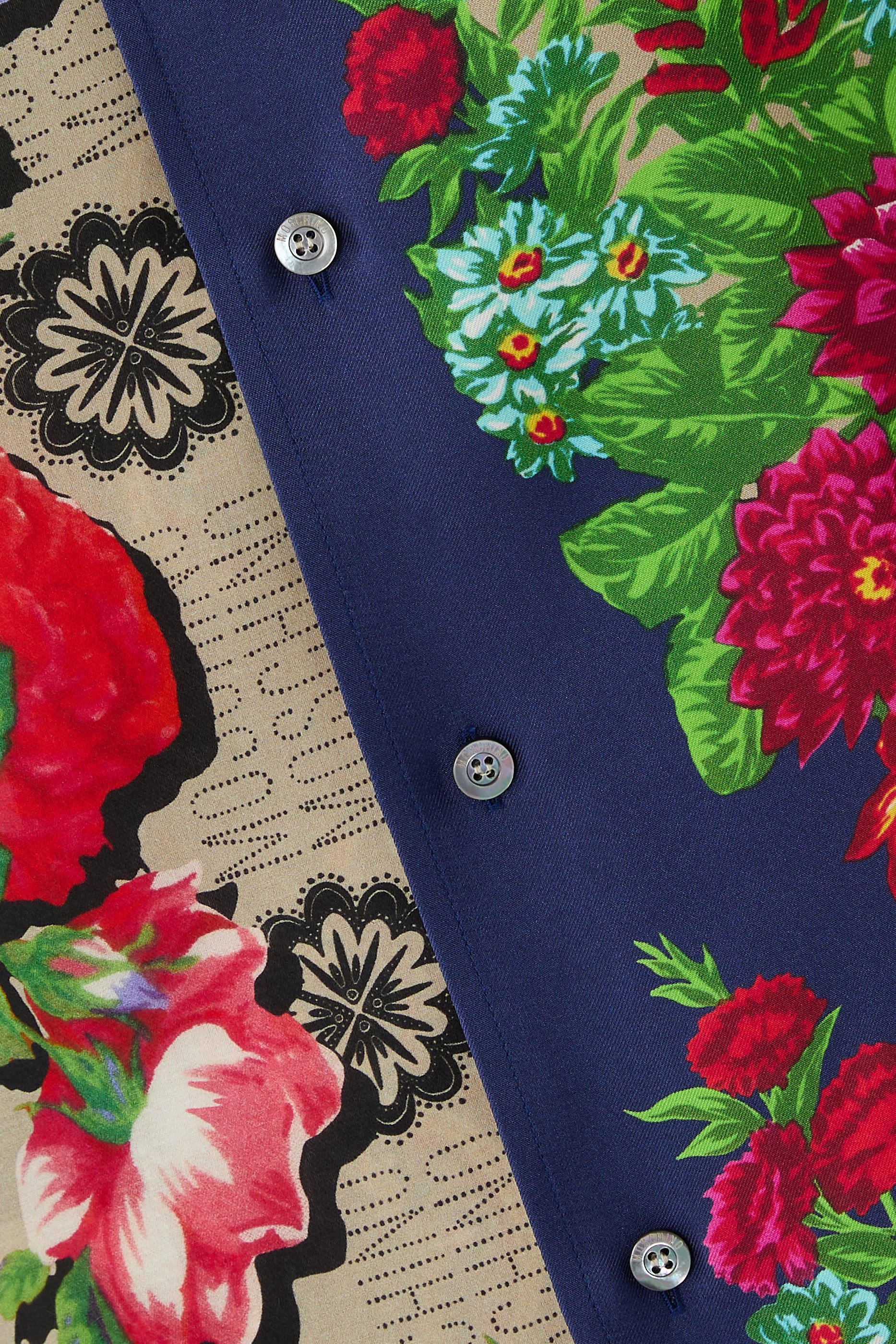 قميص بنقشة حرير