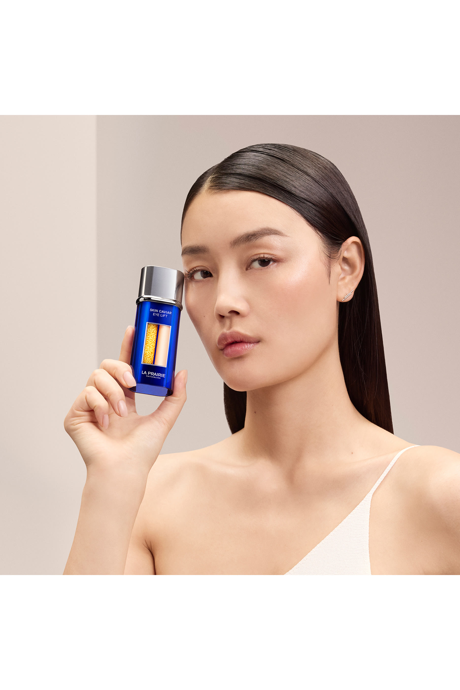 مستحضر سكين كافيار لرفع البشرة المحيطة بالعين