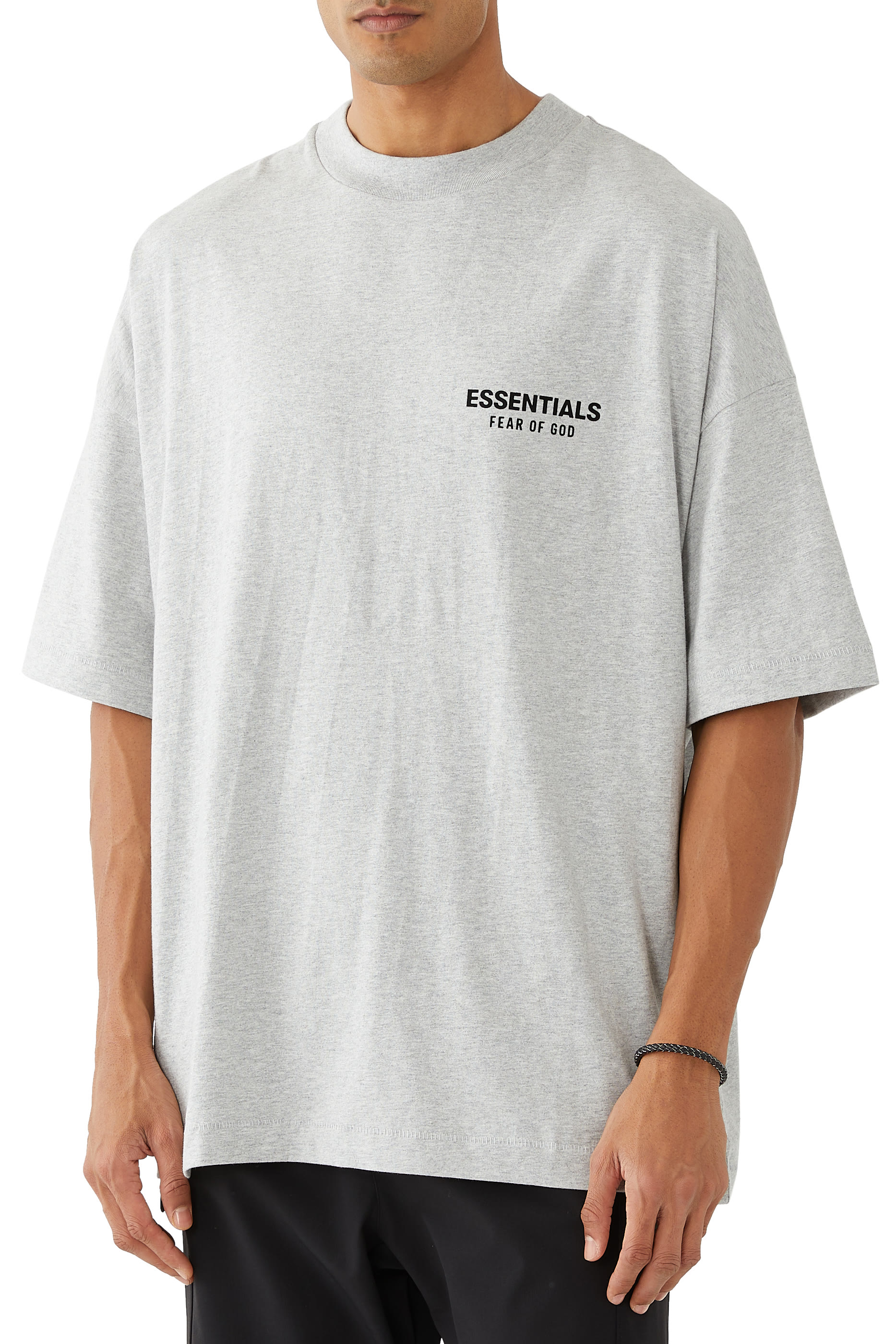 تيشيرت بياقة ضيقة جرسيه