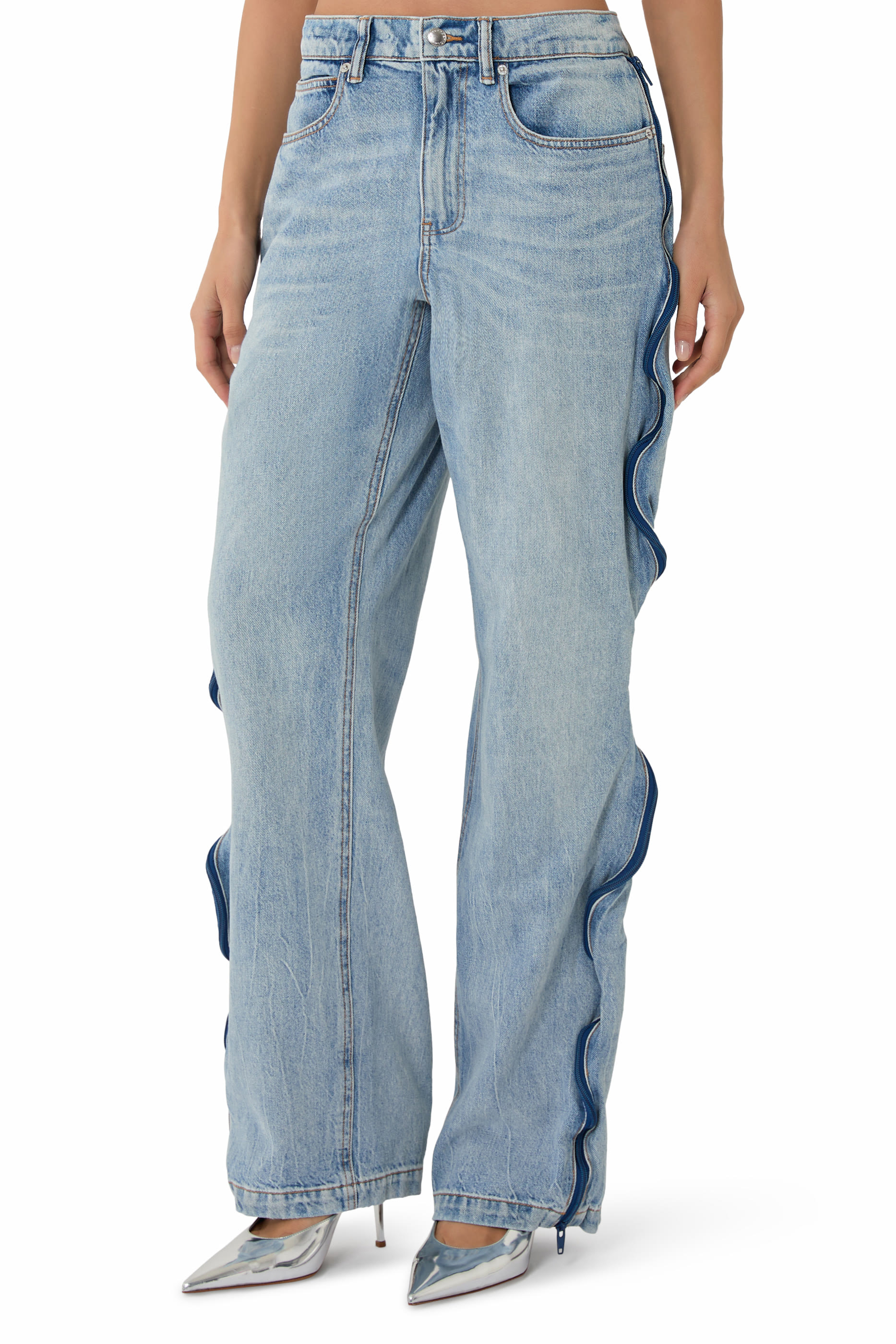 بنطال جينز بسحابات وتفاصيل مقوسة شبكية