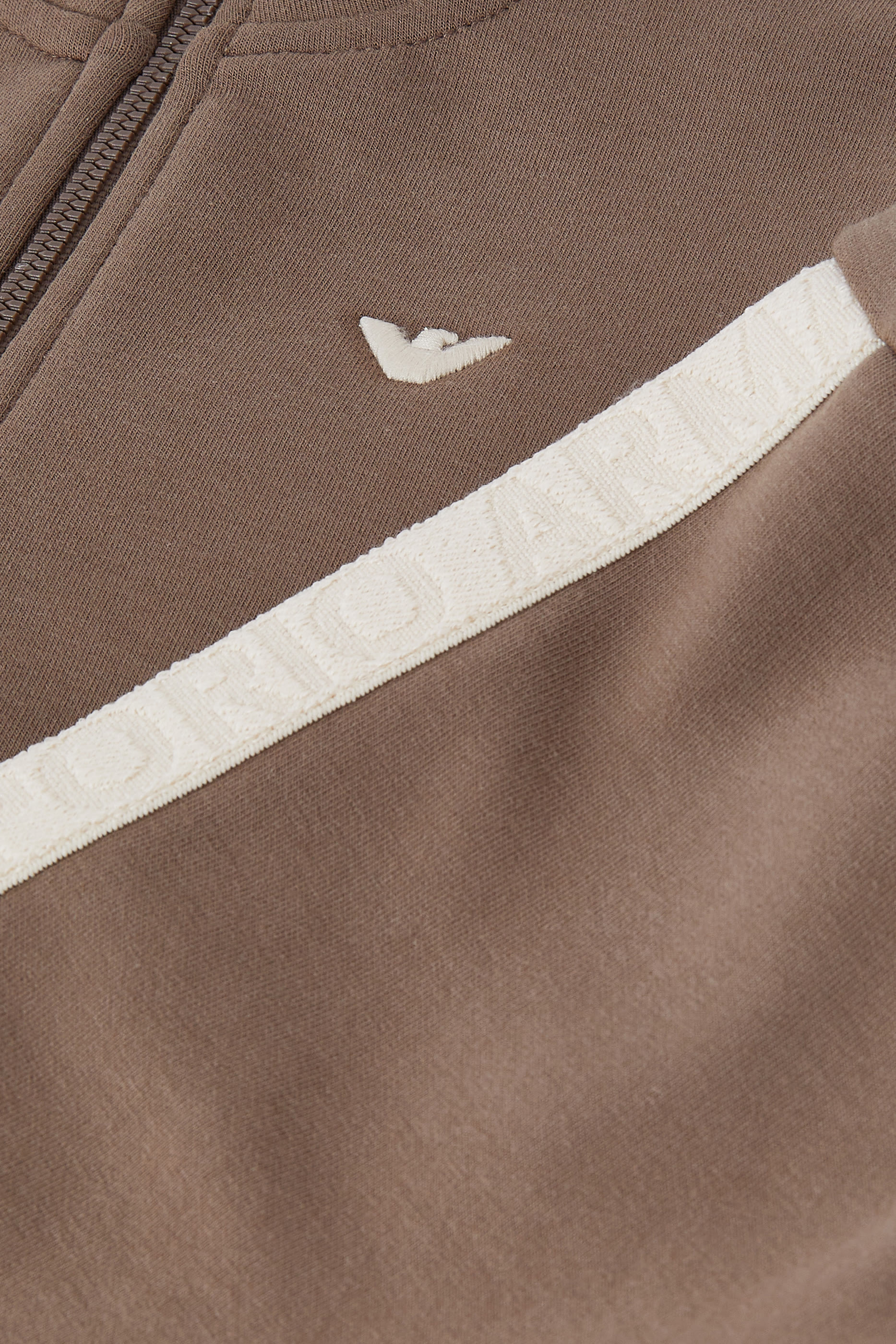 بدلة ياضية بشريط يشعار الماركة للأطفال