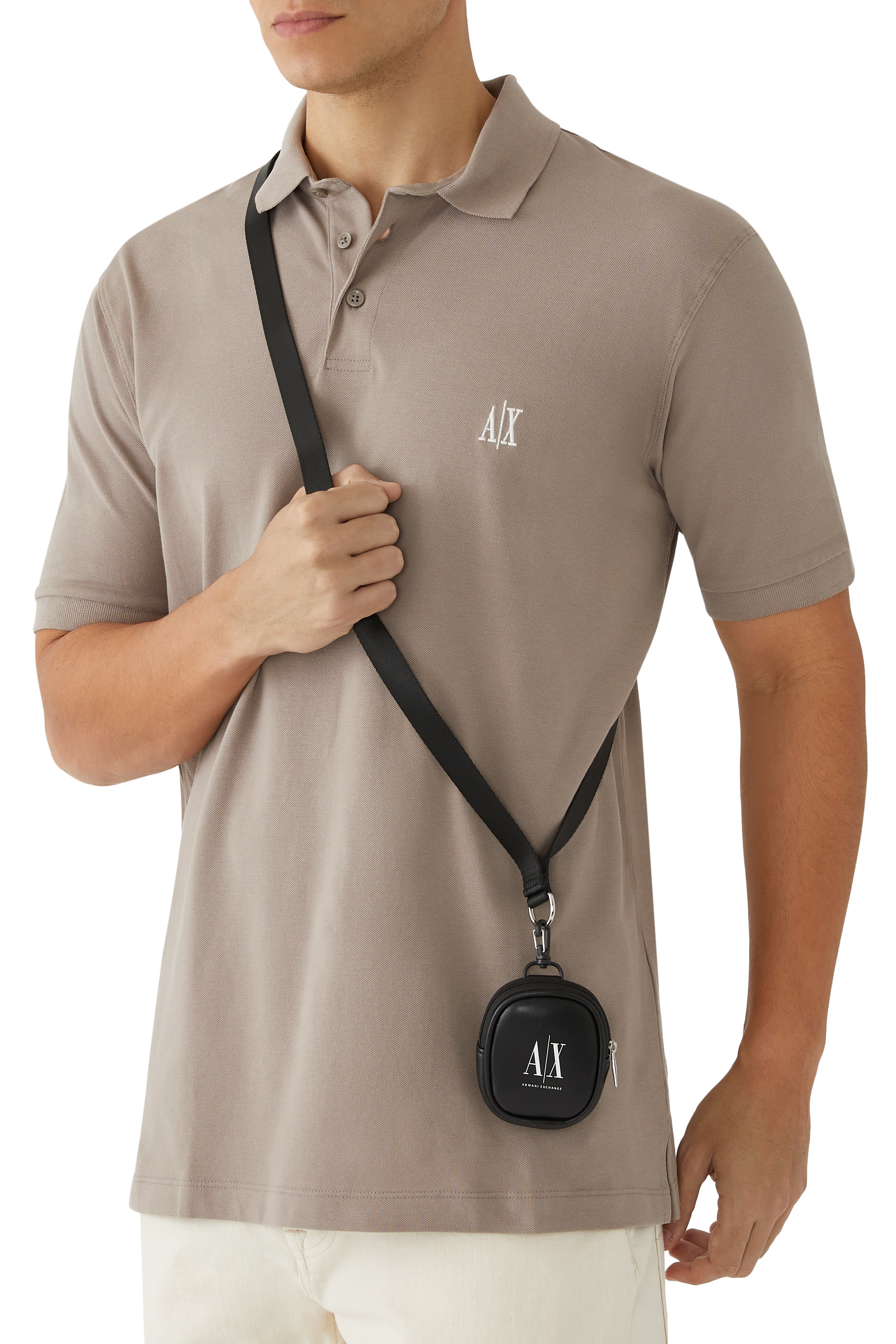 حافظة إيربودز بشعار الماركة جلد صناعي