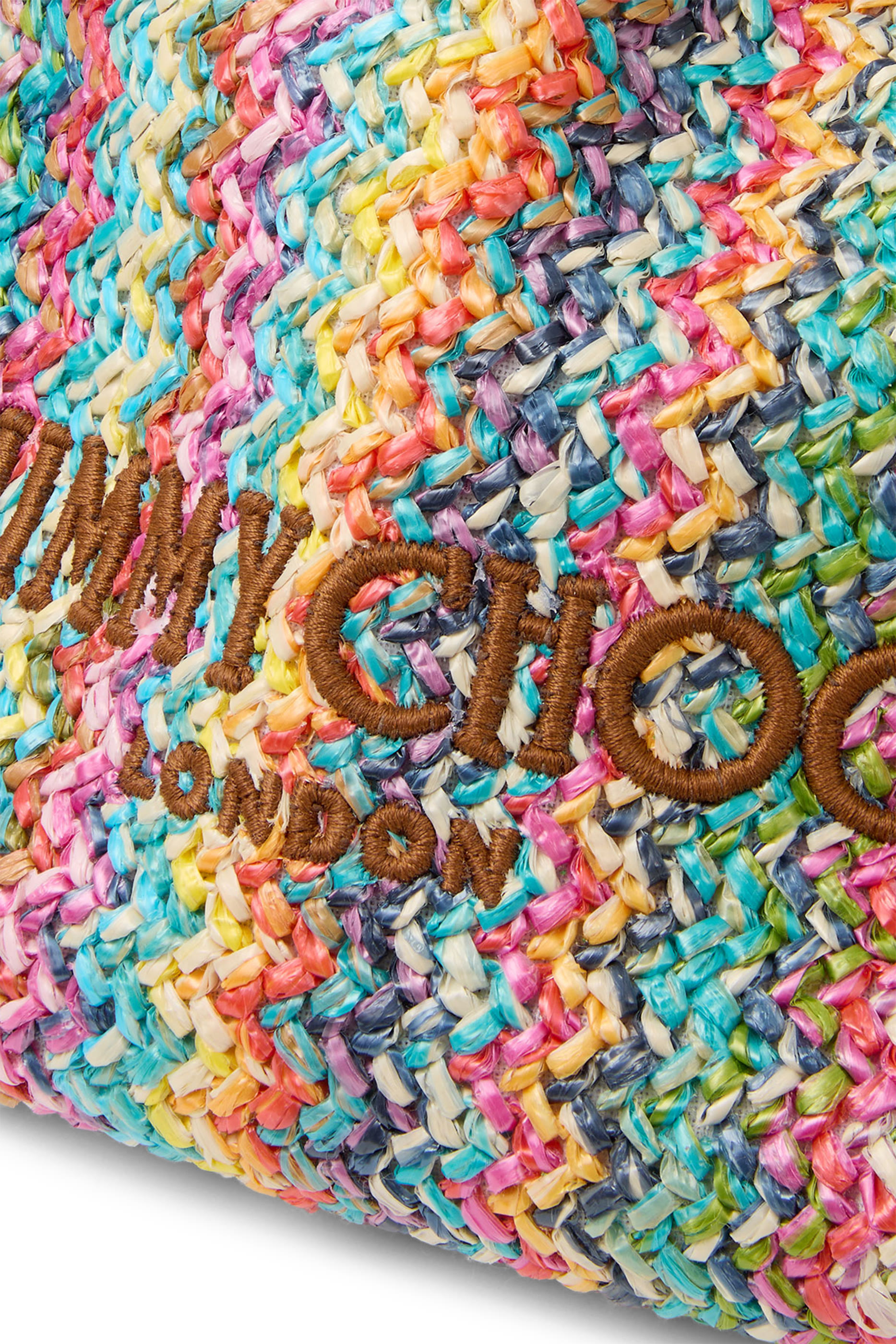 حقيبة صغيرة بخطوط متعرجة ورباط تضييق