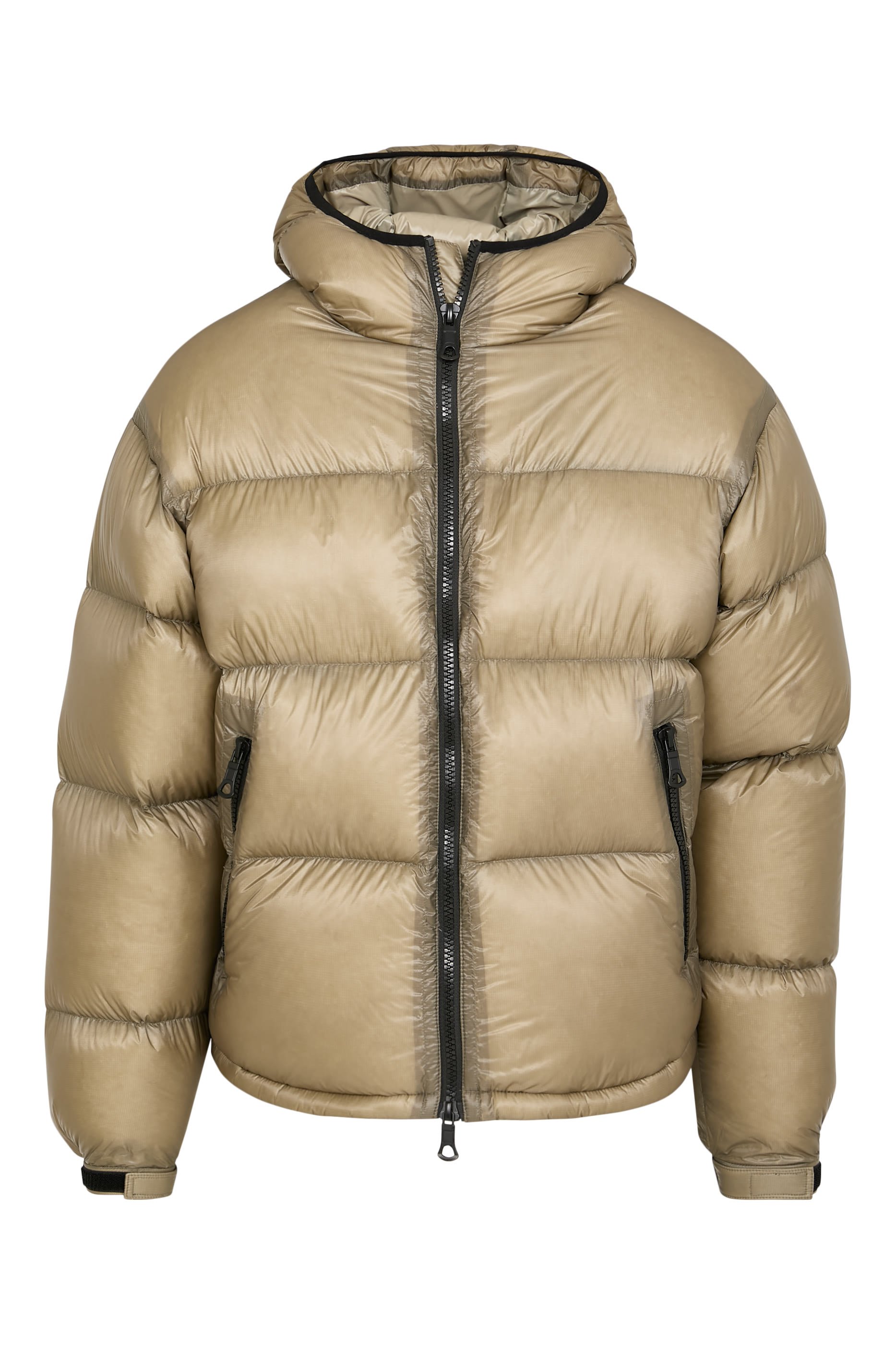 جاكيت منفوخ بغطاء رأس وشعار الماركة قماش غير شفاف