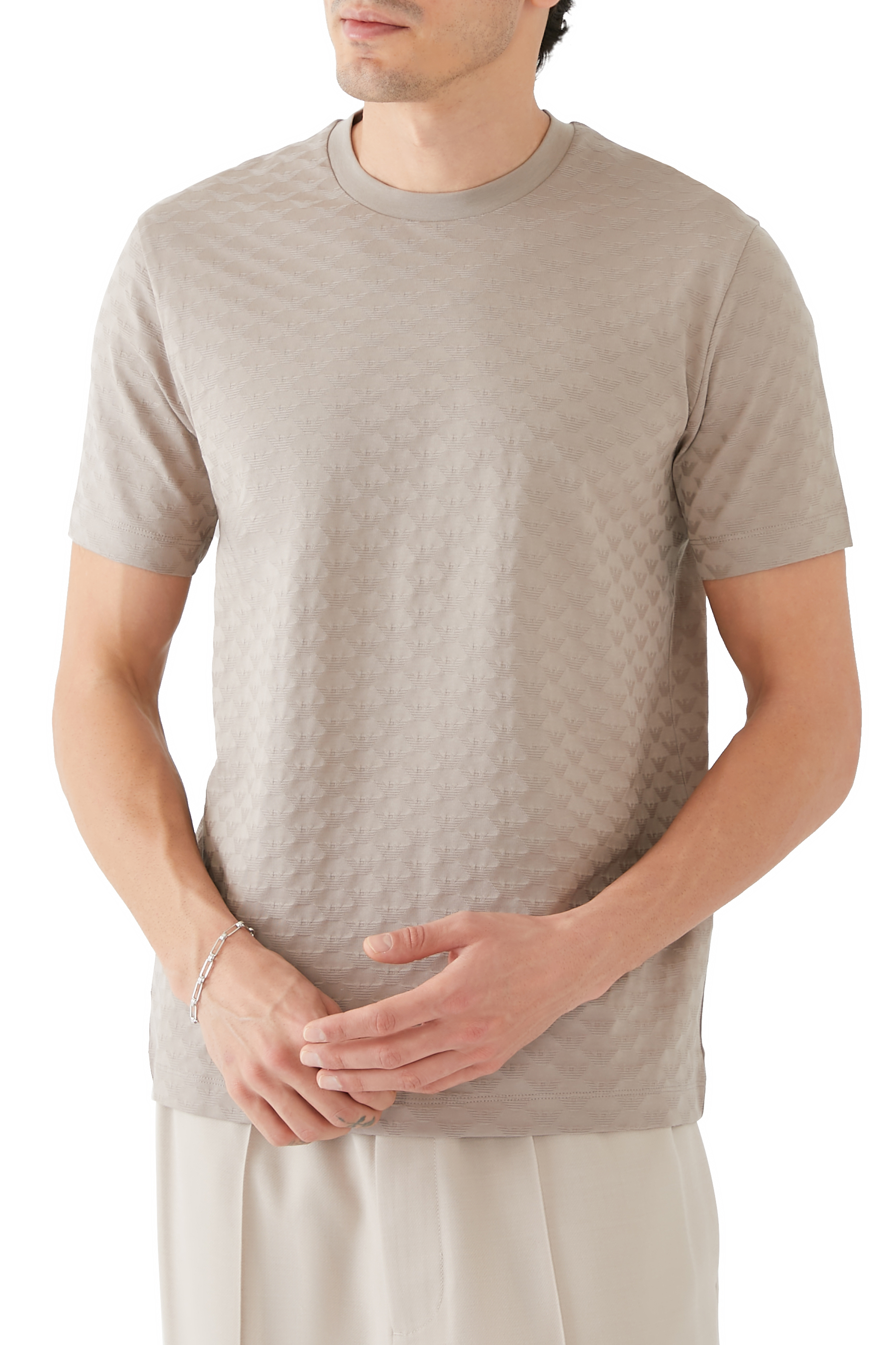 تيشيرت مزين كليا بشعار الماركة جاكار