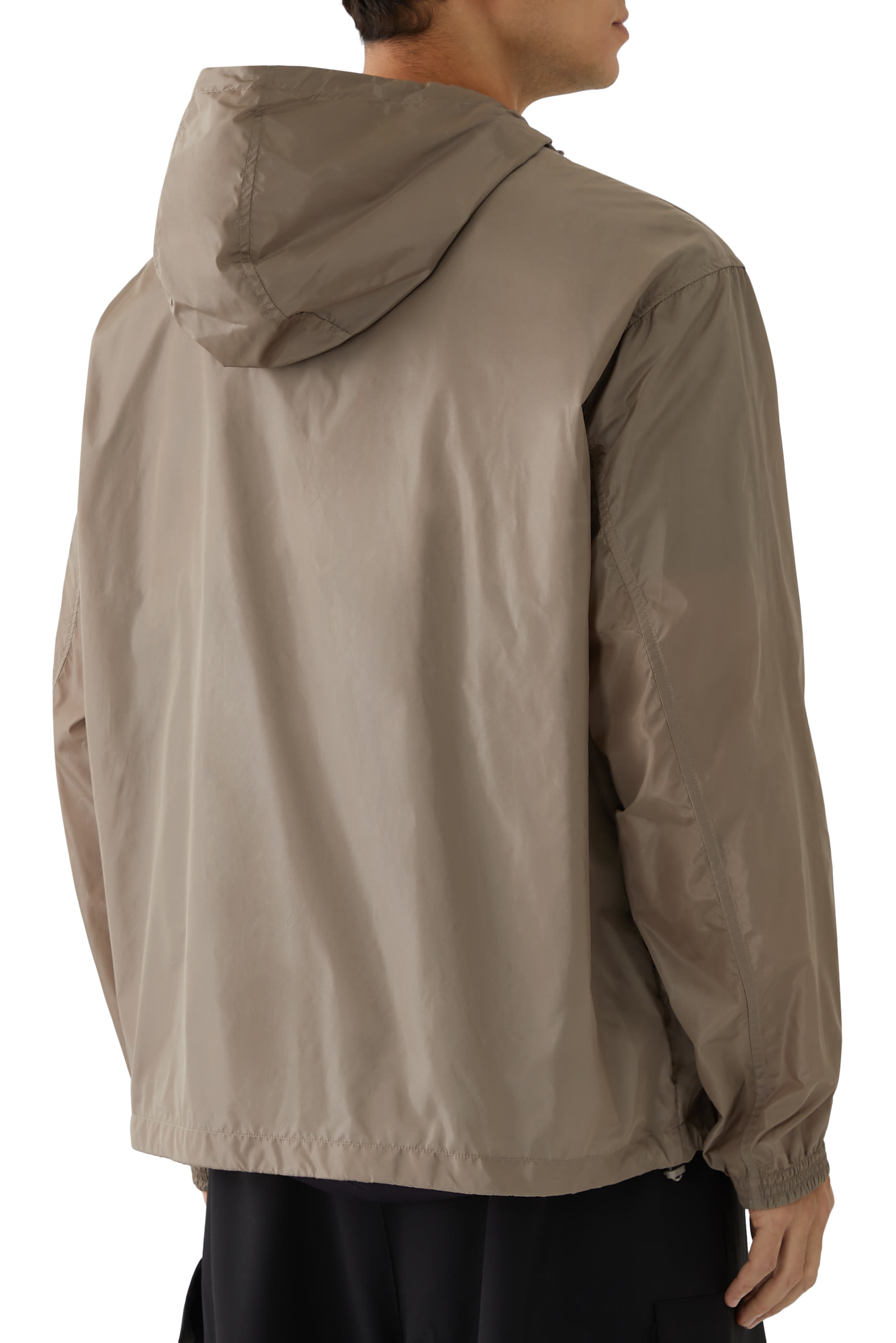 جاكيت بلوسون بغطاء للراس وشعار الماركة