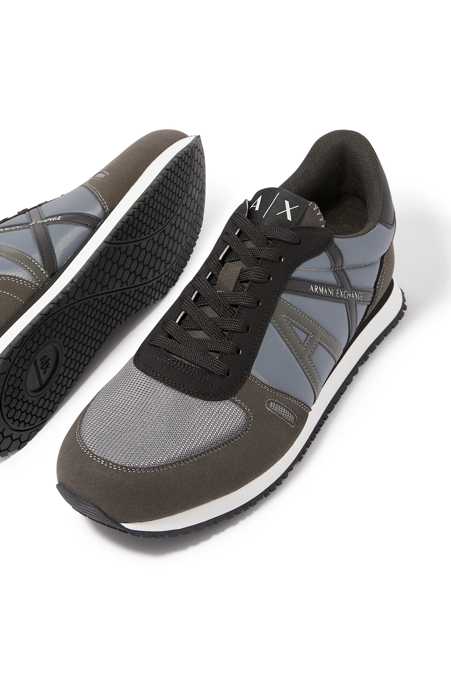 سنيكرز ريو بشعار الماركة