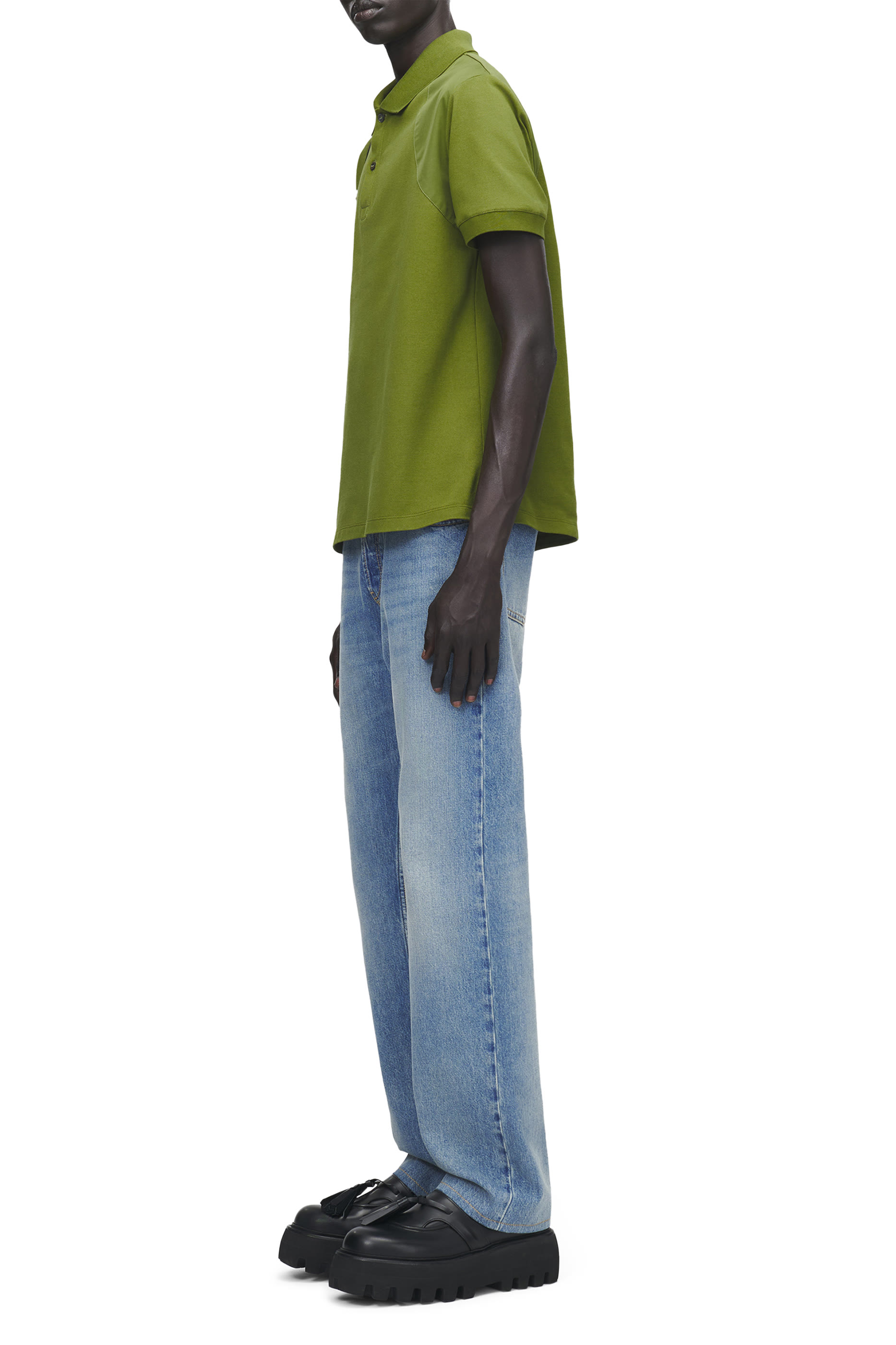 قميص بولو مزين بشريط