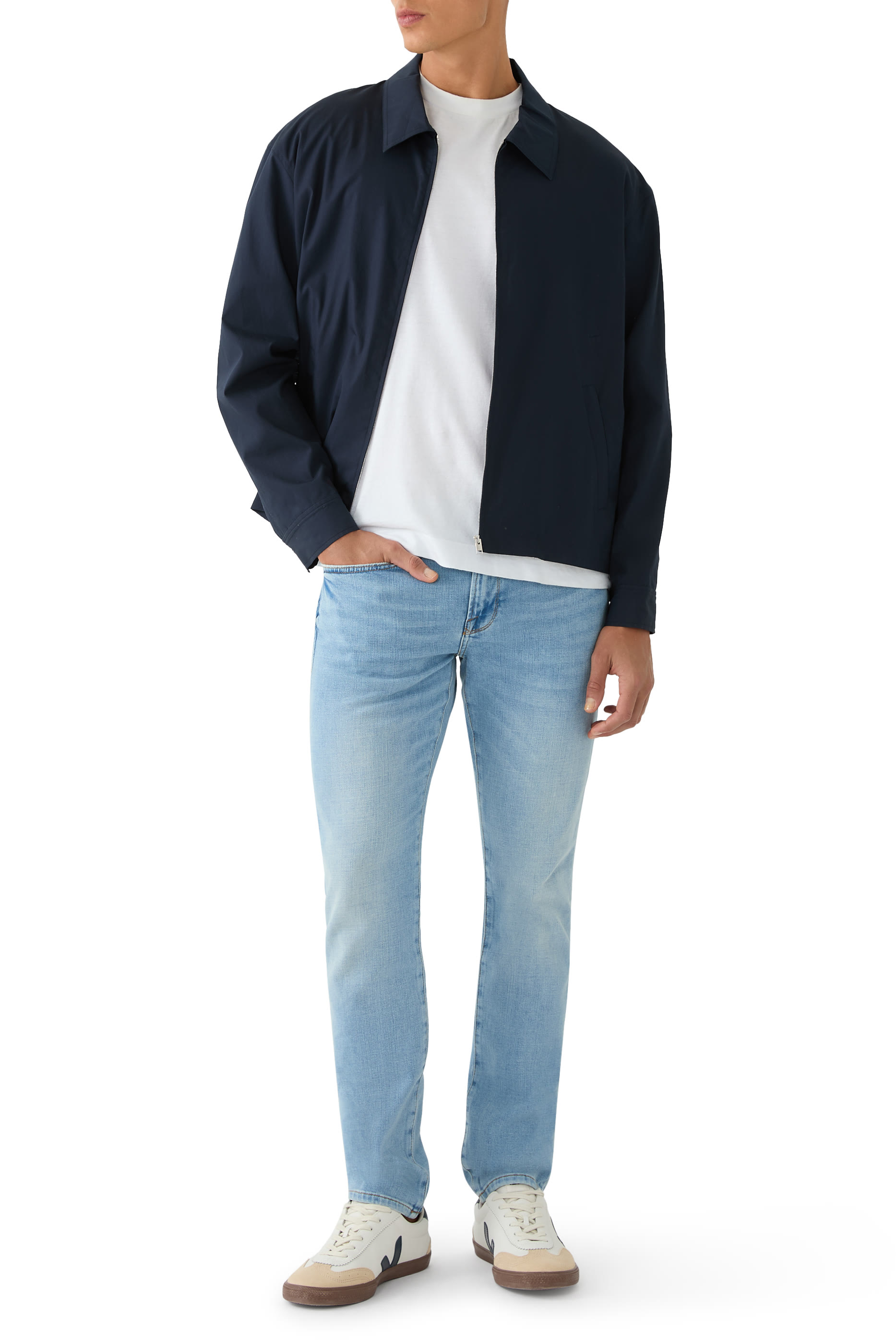 بنطال جينز اوم بقصة سكيني