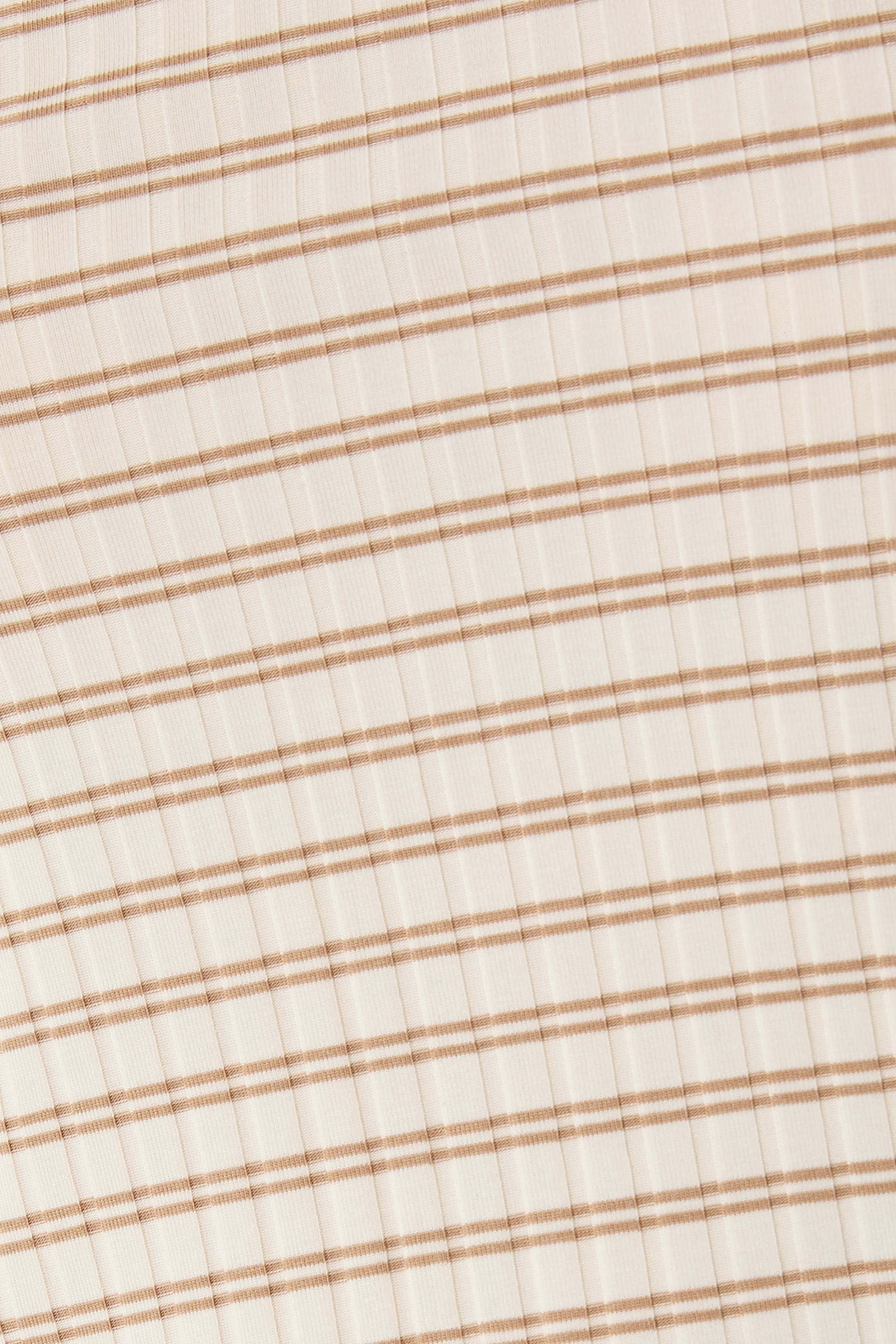 تيشيرت لوكا مخطط قصير 