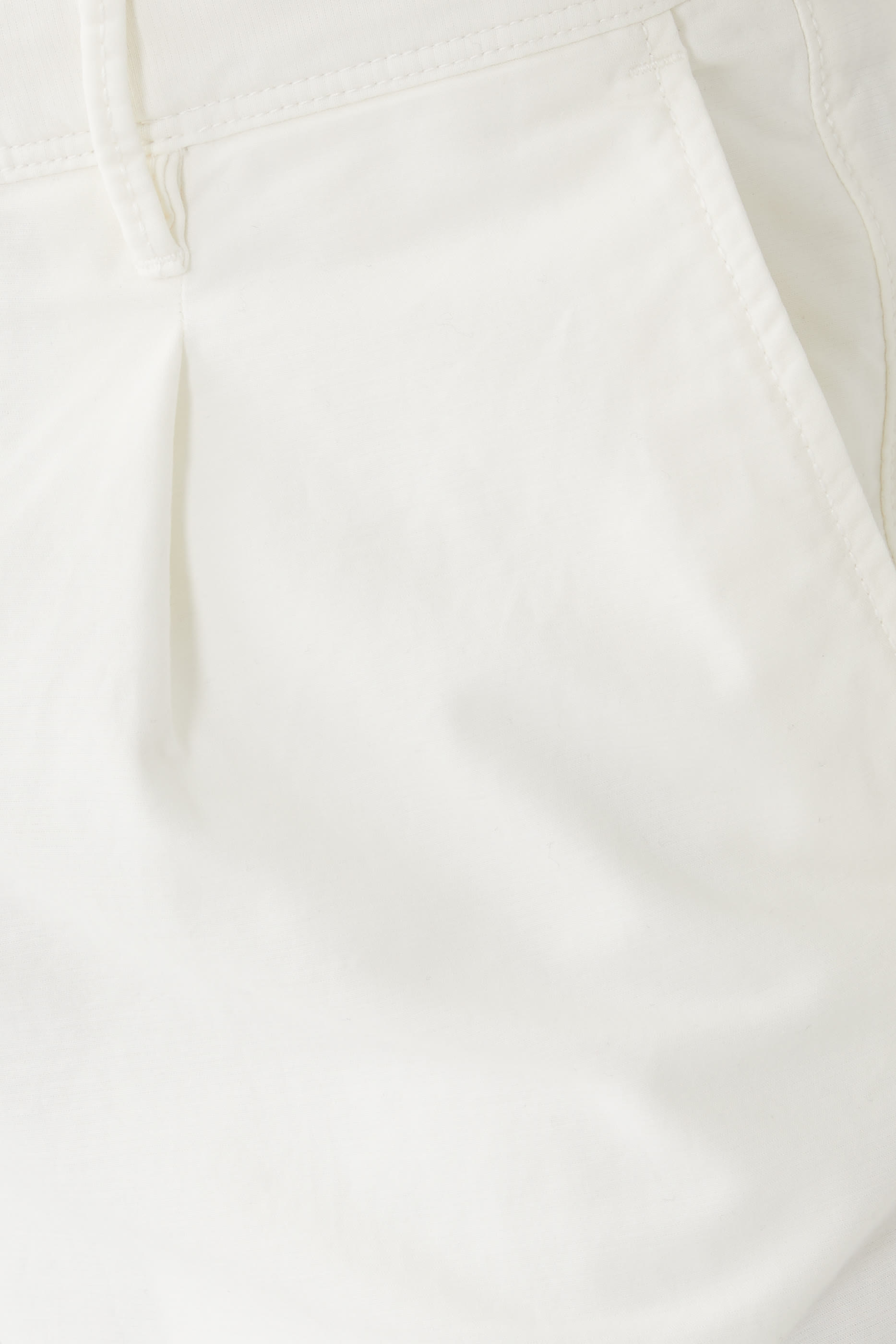 بنطال إنكوتكس بقصة مدببة