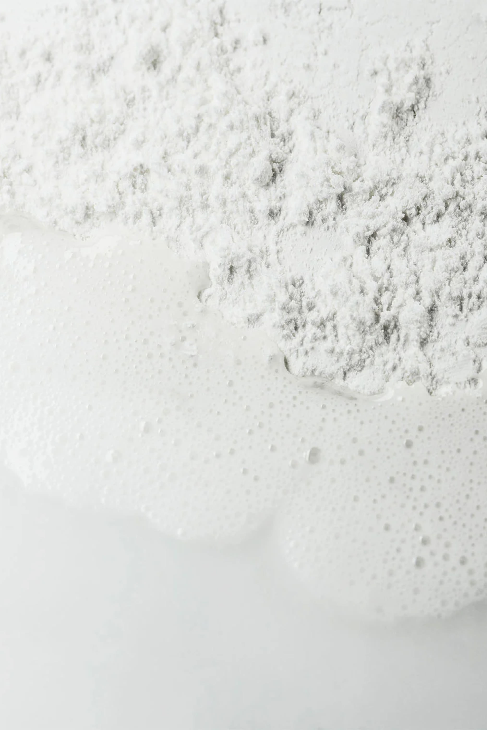 غسول مقشر بالإنزيمات