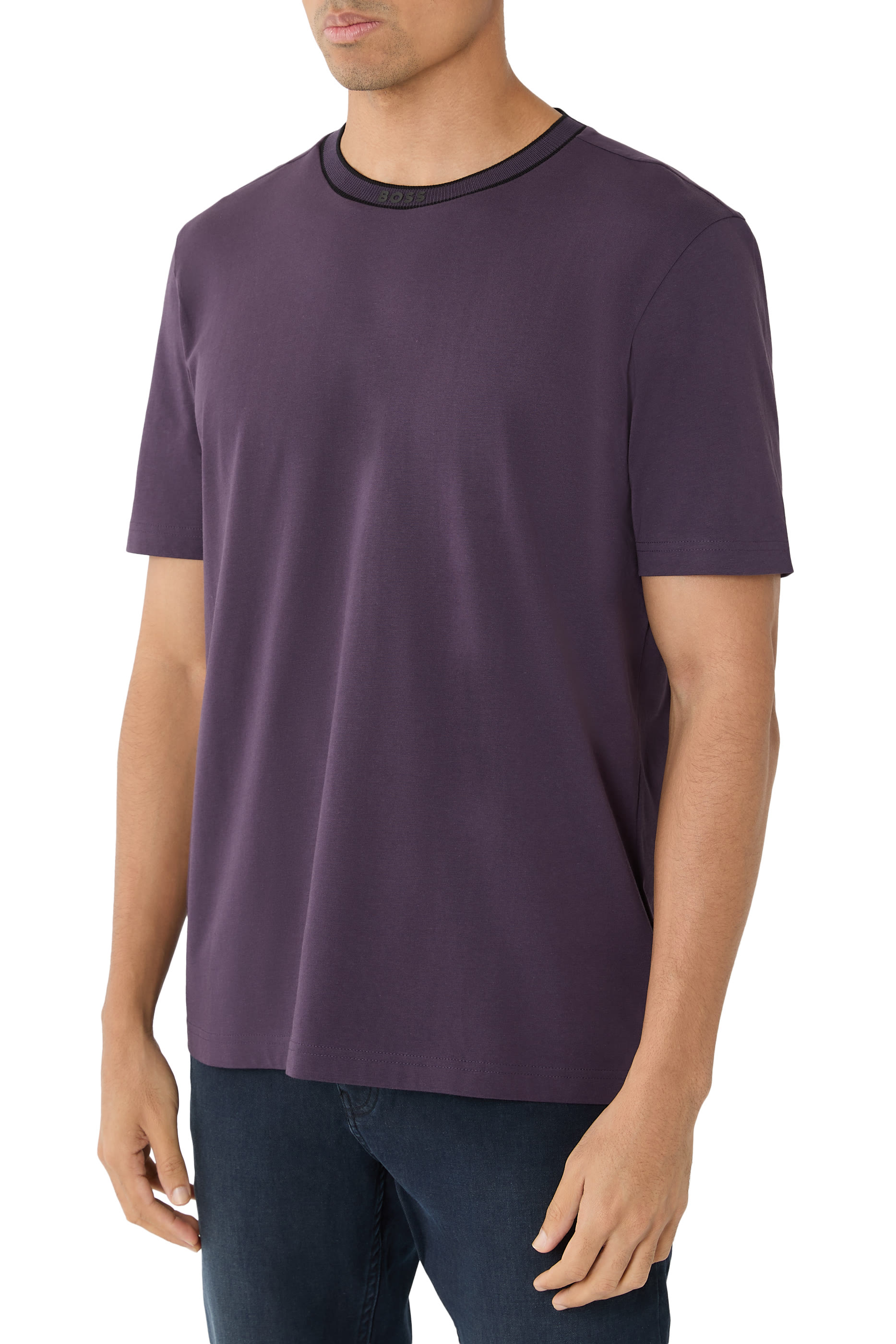 تيشيرت بأكمام قصيرة