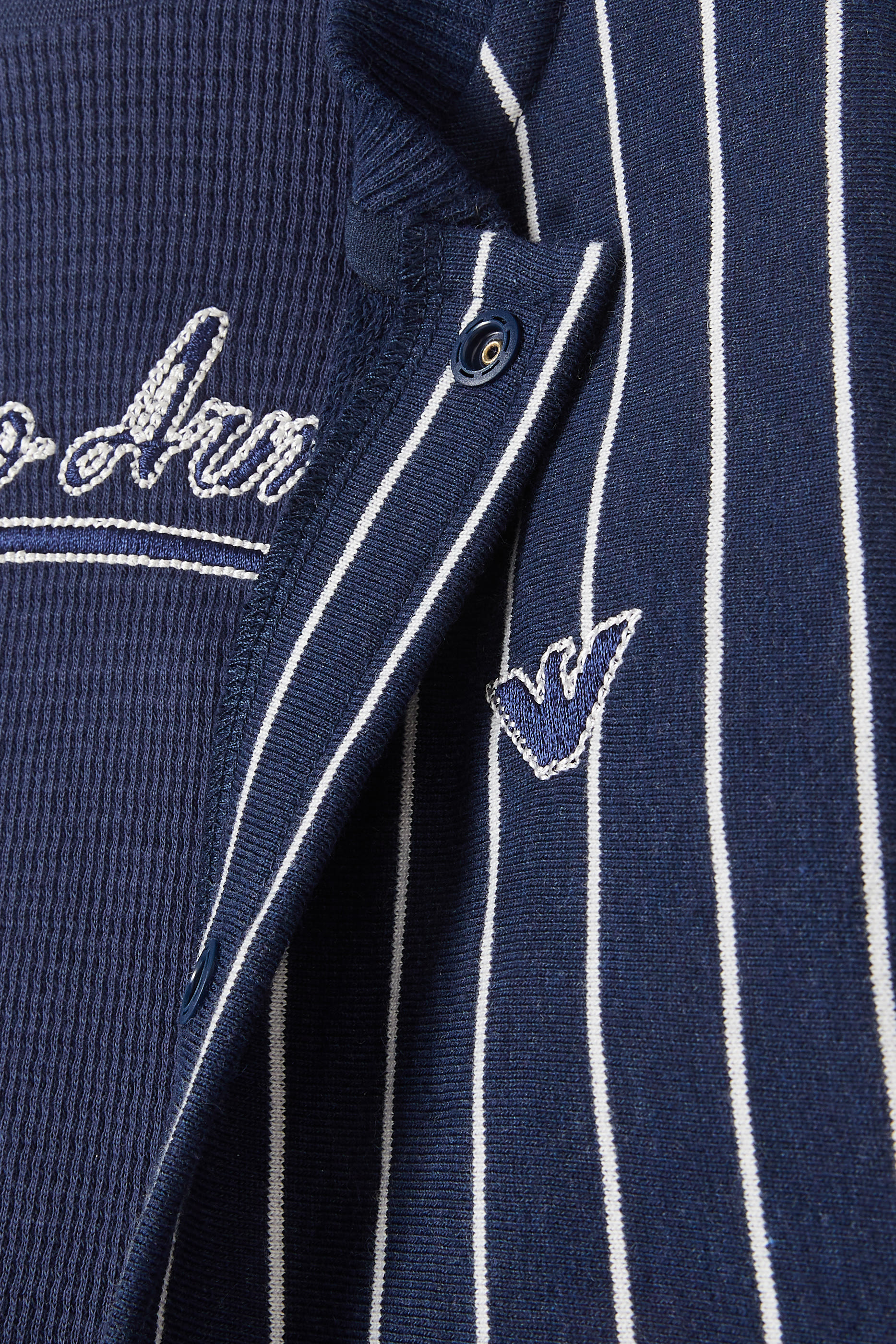 سويت شيرت مخطط بشعار الماركة للأطفال