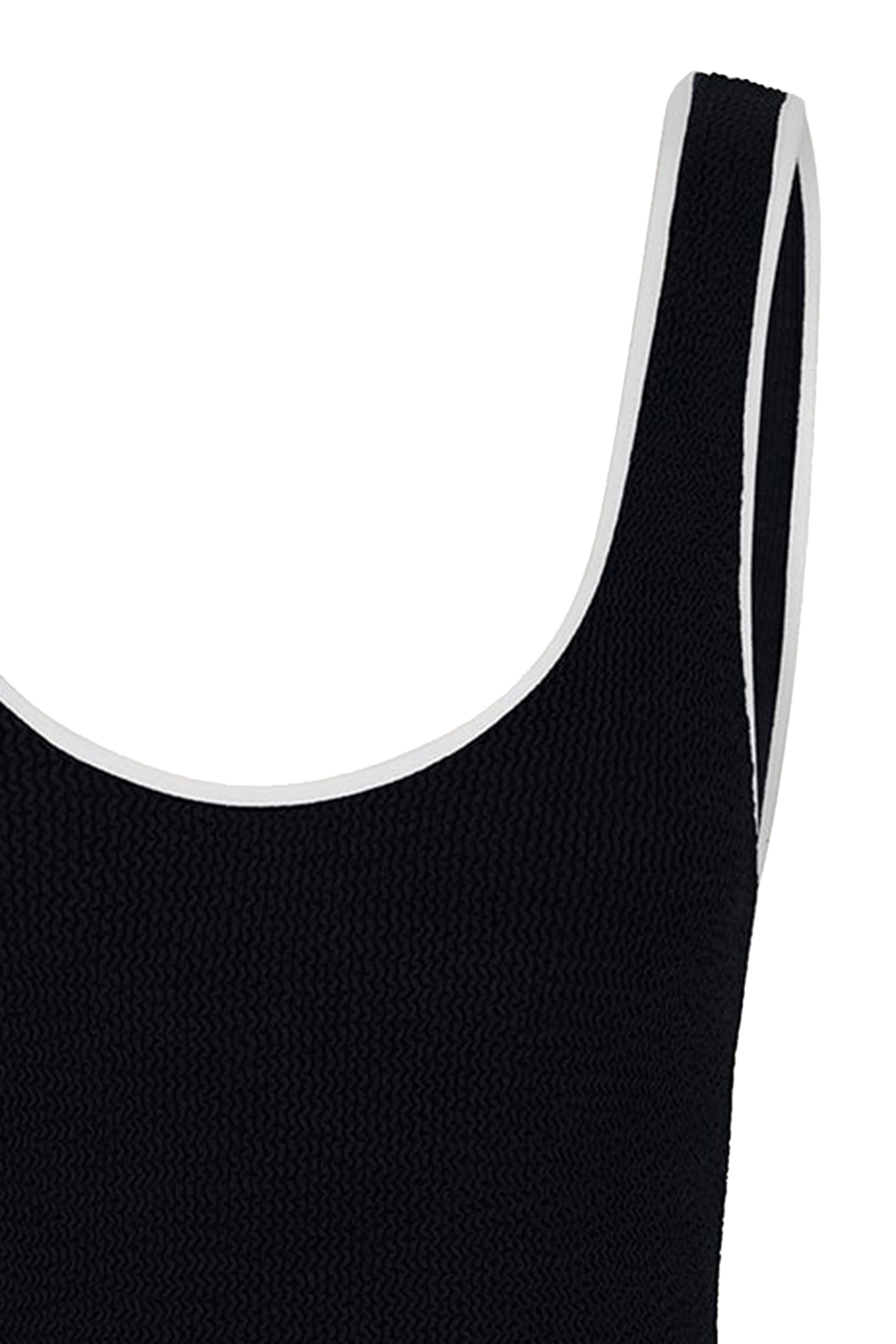 بدلة سباحة فاي