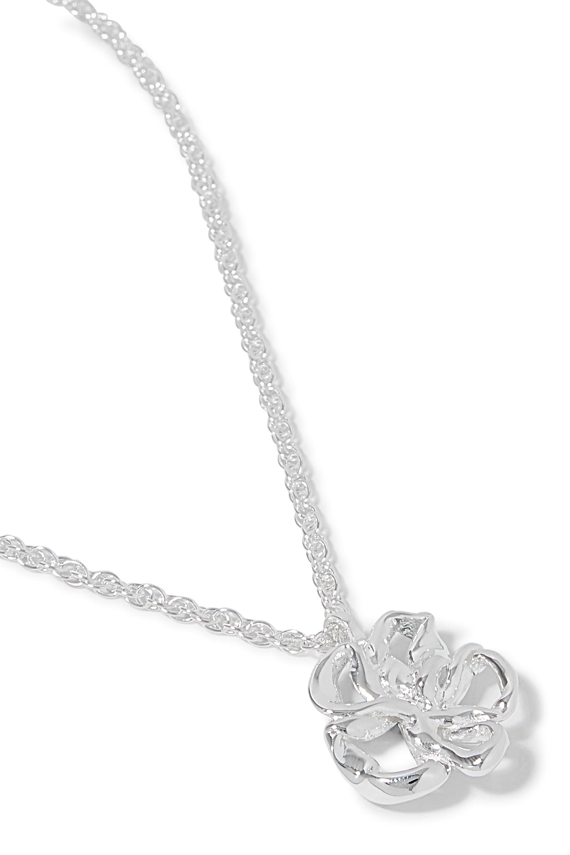 قلادة ذا باست ويذين ذا بريزنت، فضة إسترلينية معاد تدويرها