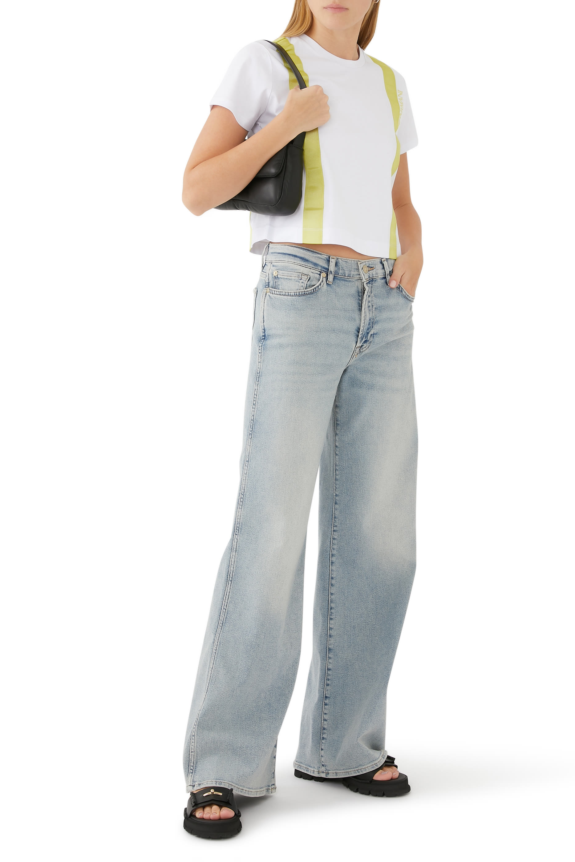 تيشيرت قصير بشعار الماركة نسيج مضلع