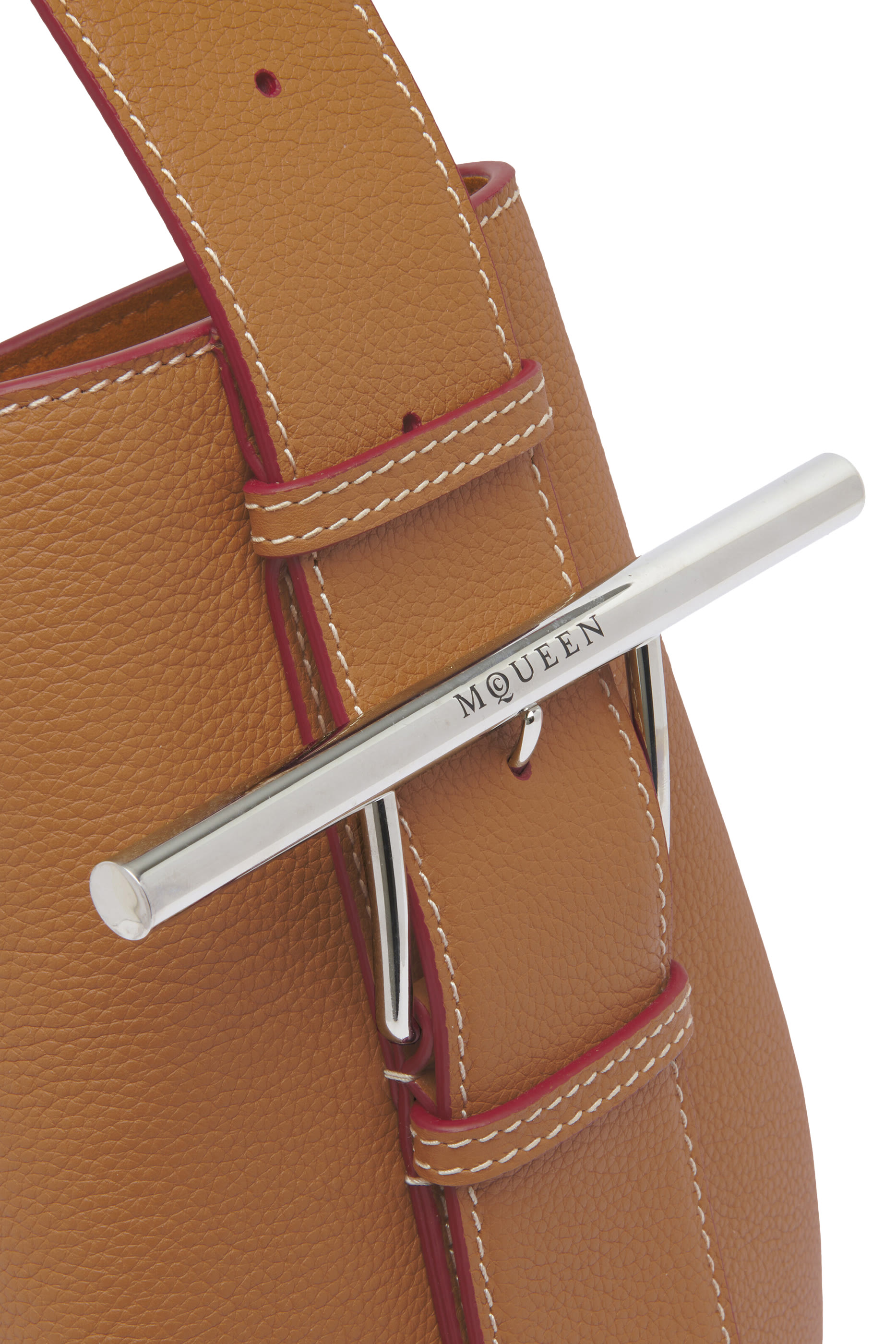 حقيبة كتف سلينغ بحلية بتصميم حرف T