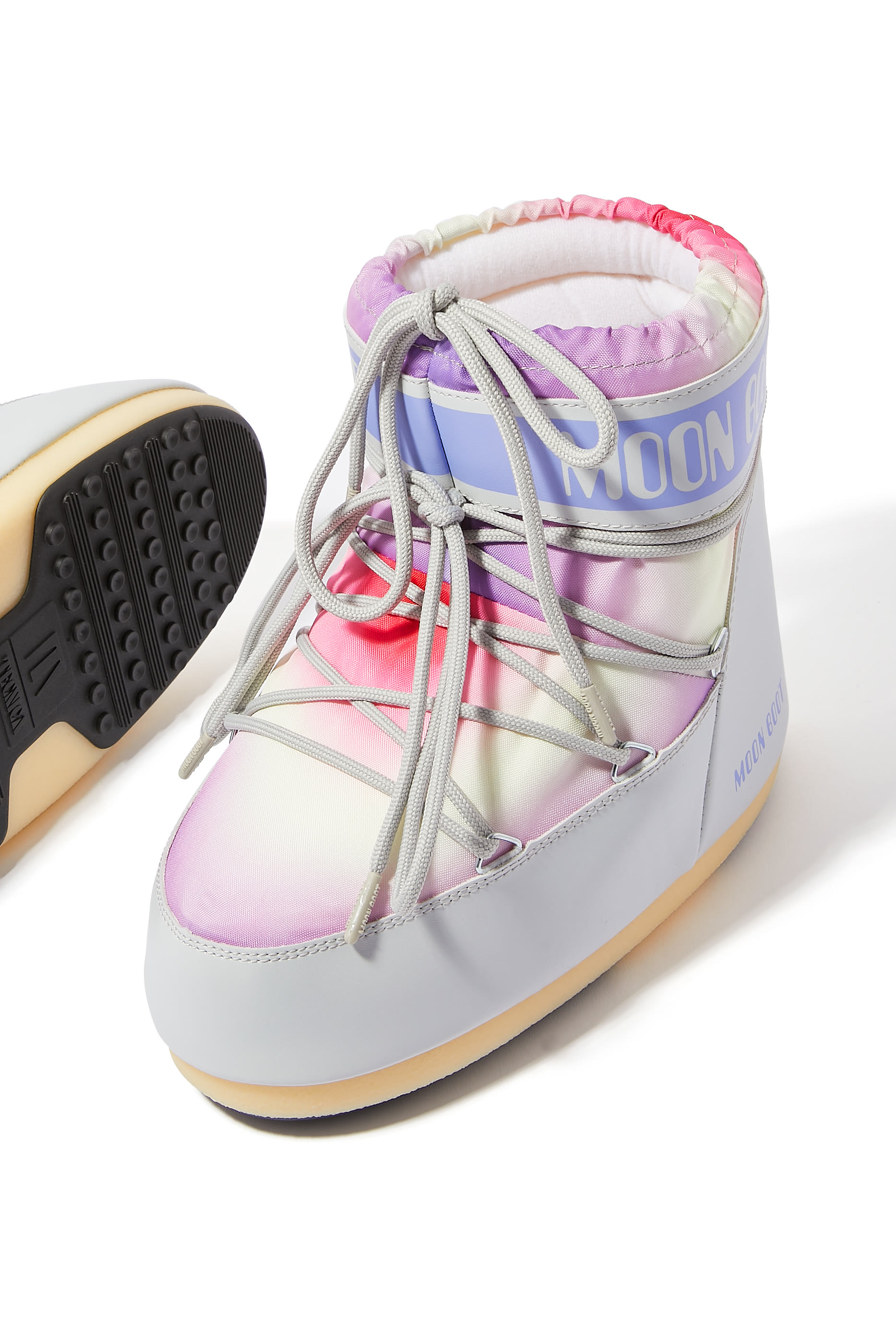 بوت ايكون بقصة منخفضة مصبوغ بالعقد والربط