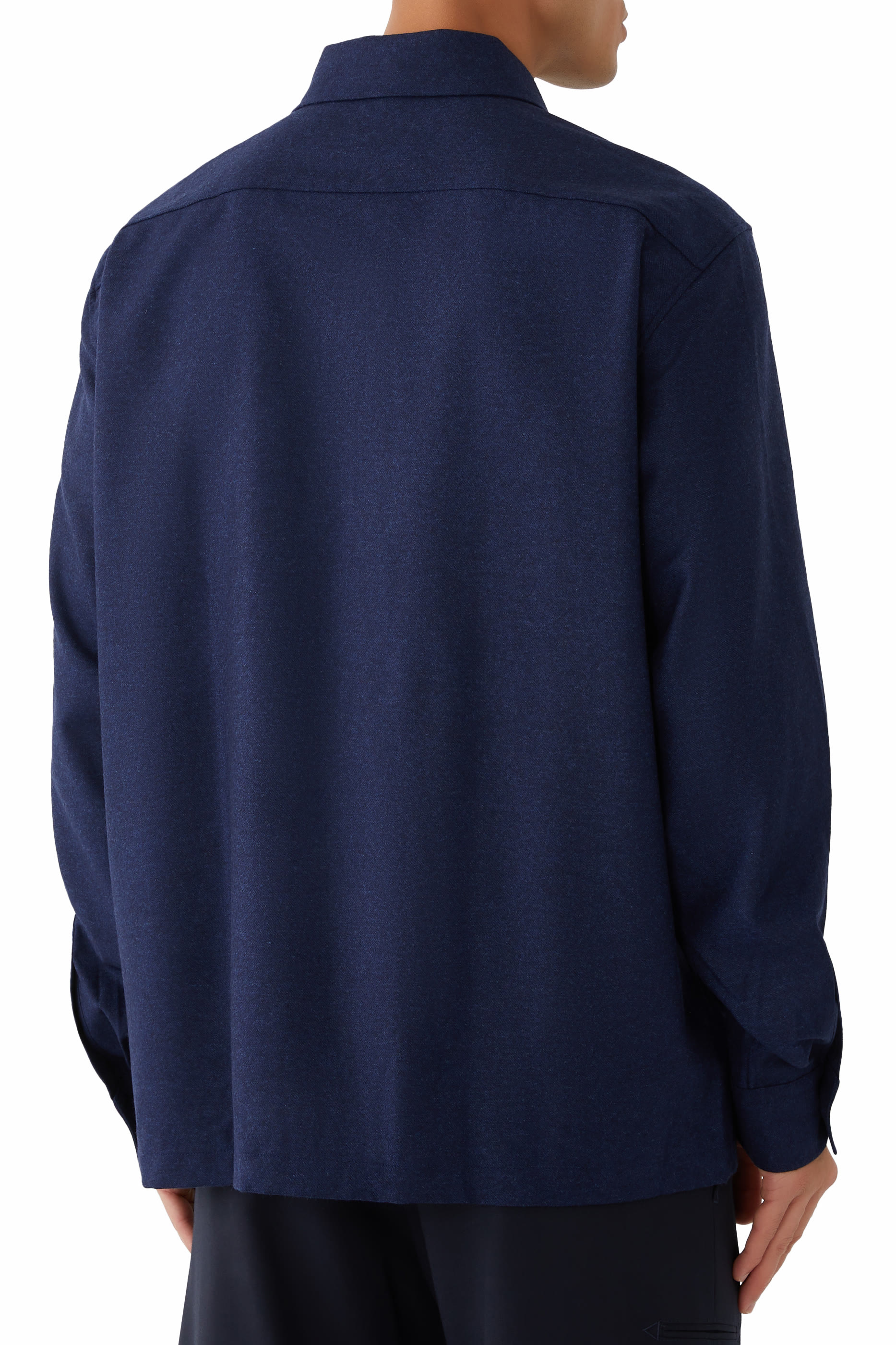 سترة بأكمام طويلة