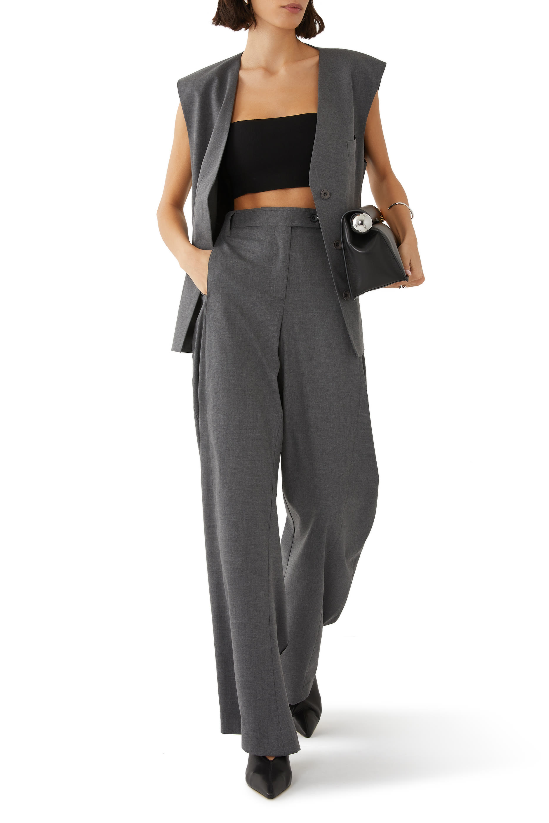 بنطال بقصة ساق مقوسة