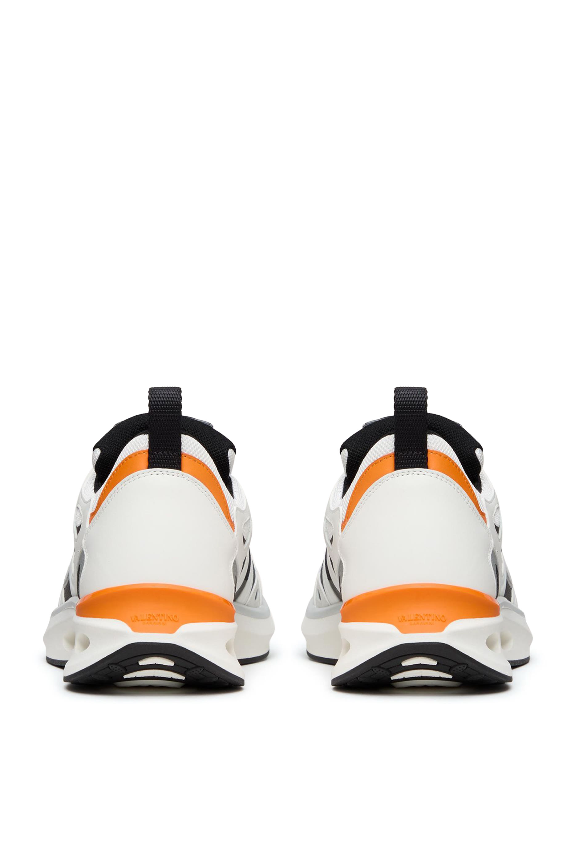 سنيكرز إيزي جوغ بكاحل منخفض وشعار V