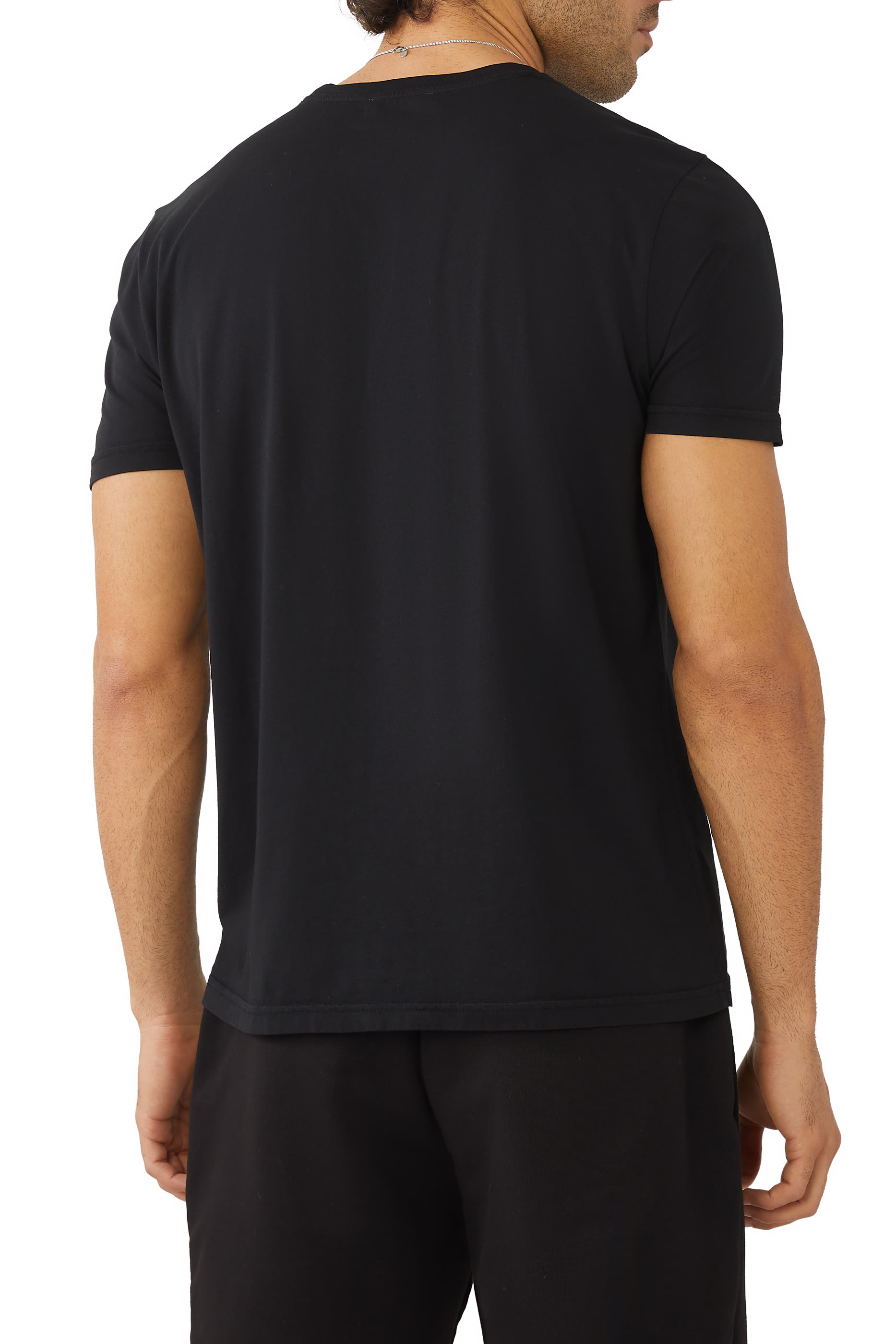 تيشيرت بأكمام قصيرة