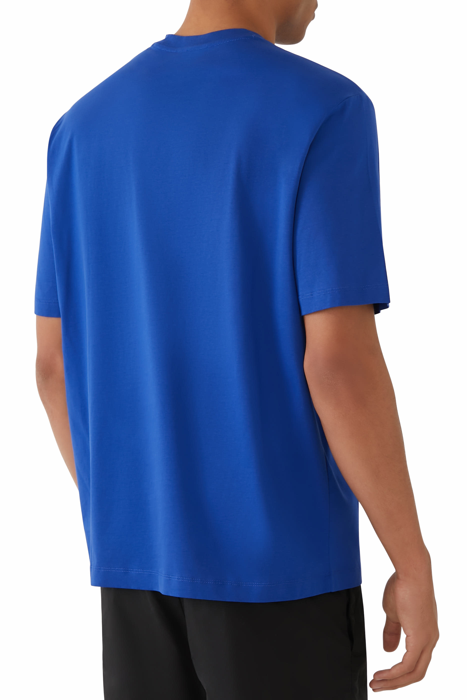 تيشيرت بقصة عادية بطبعة