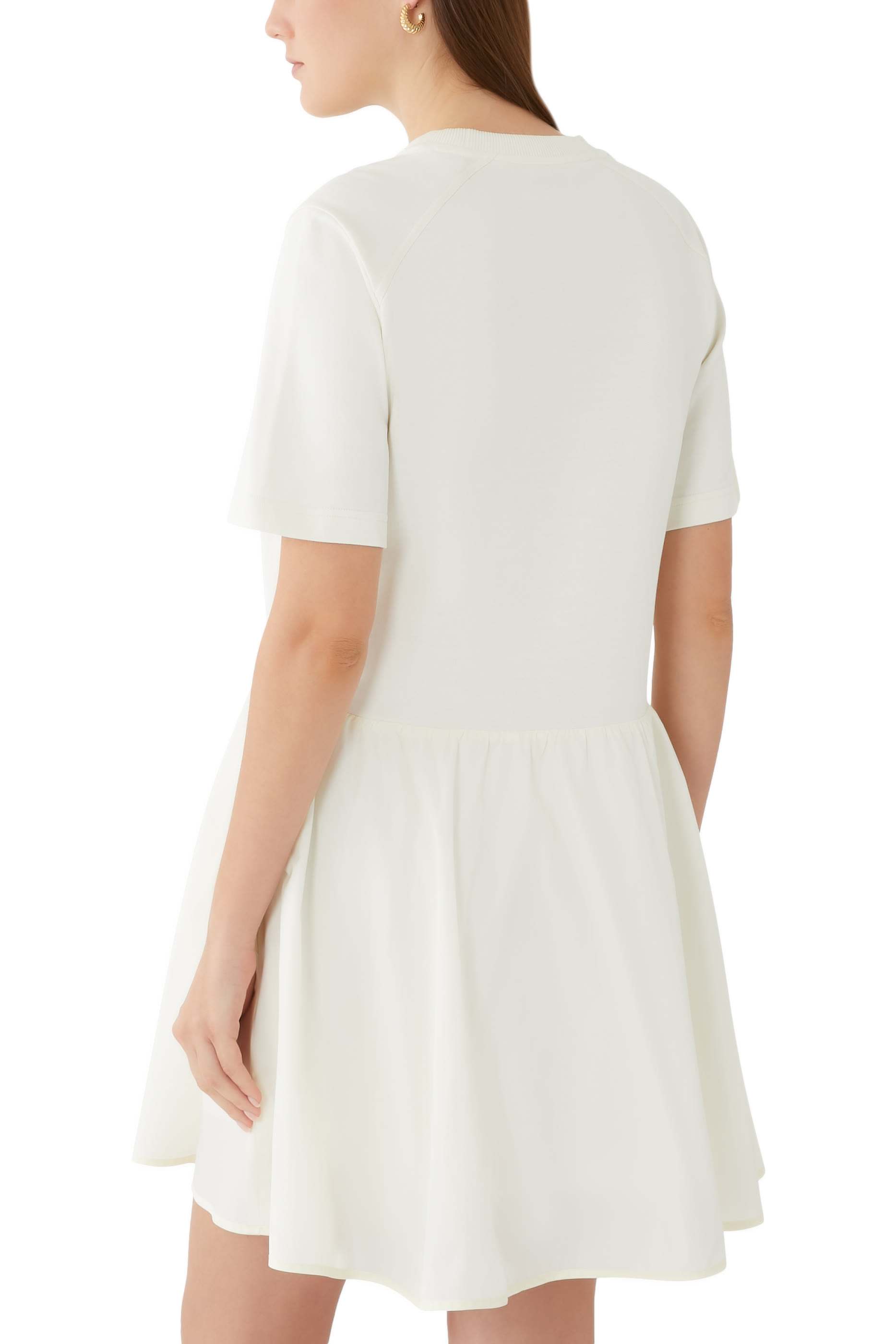 فستان قصير بأكمام قصيرة