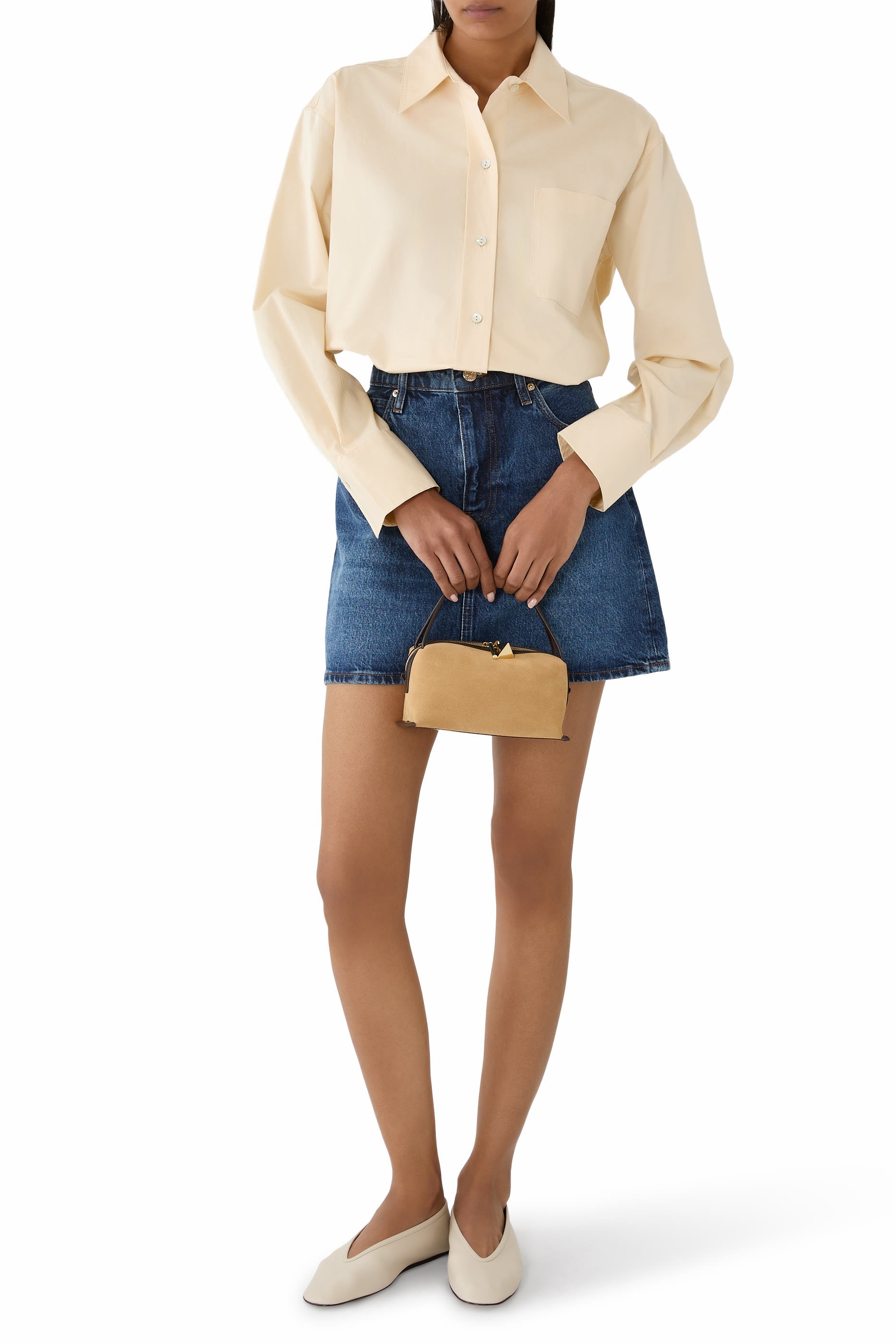 قميص بقصة قصيرة بأكمام طويلة