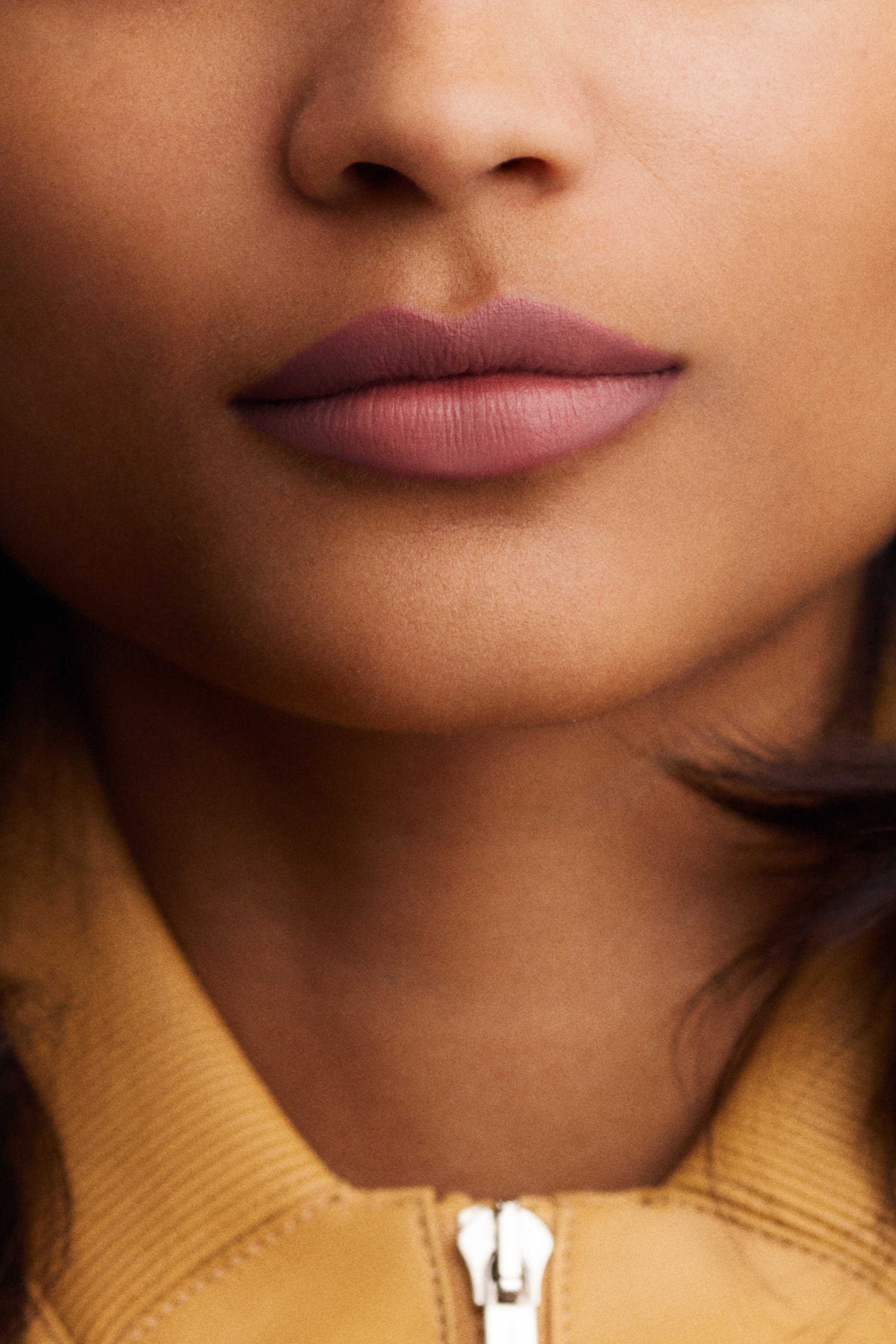 أحمر شفاه روج غير لامع درجة روز نوي