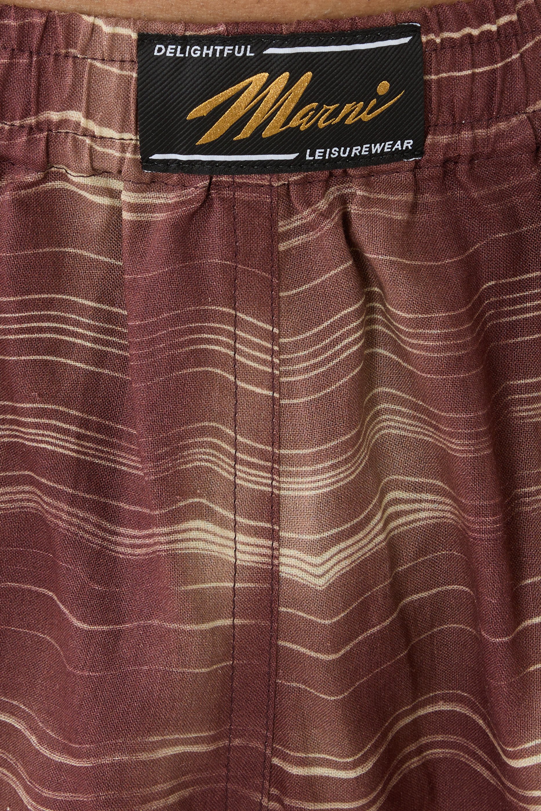 شورت رامي بنقشة مخططة