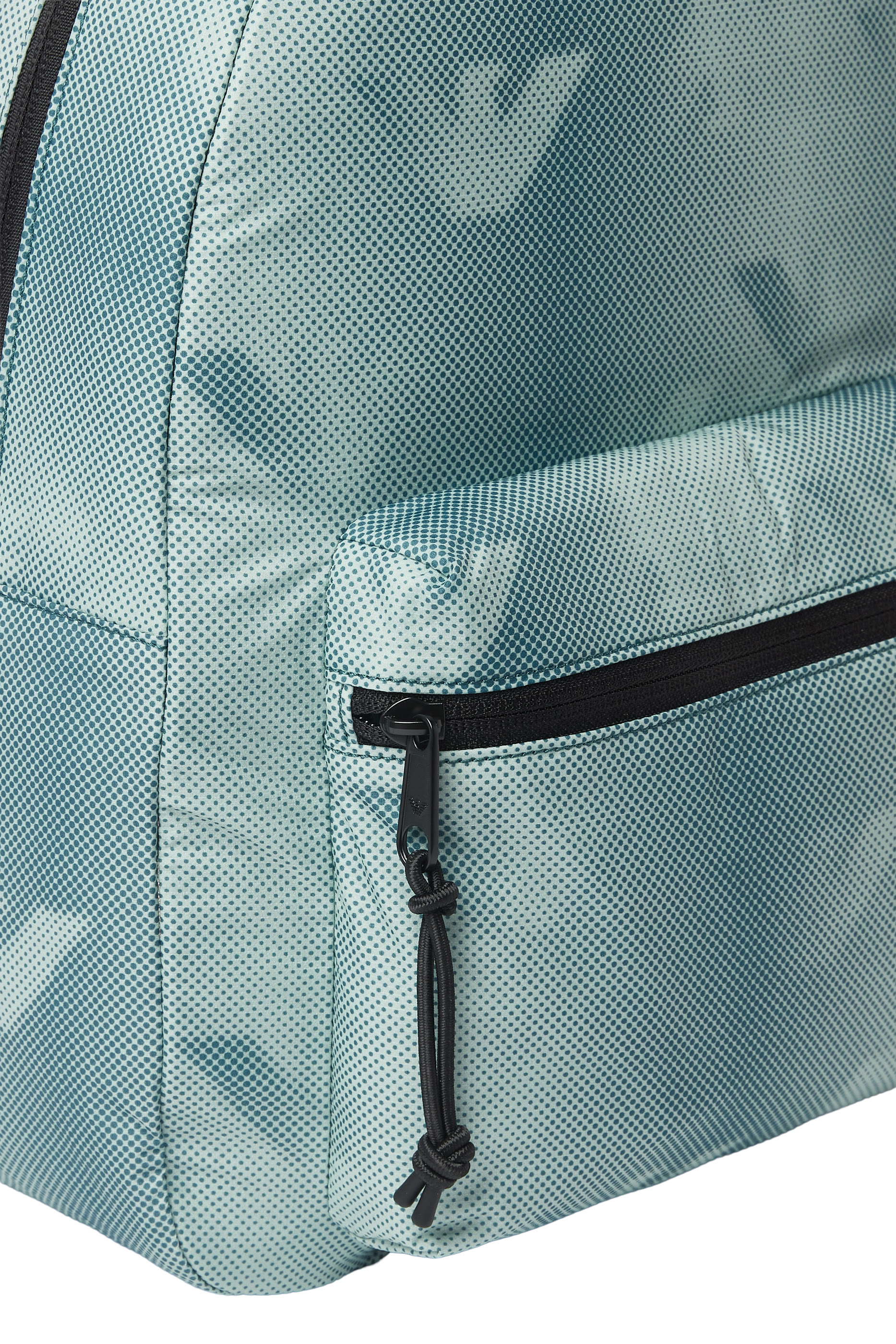 حقيبة ظهر بنقشات شعار الماركة بحجم كبير للأطفال