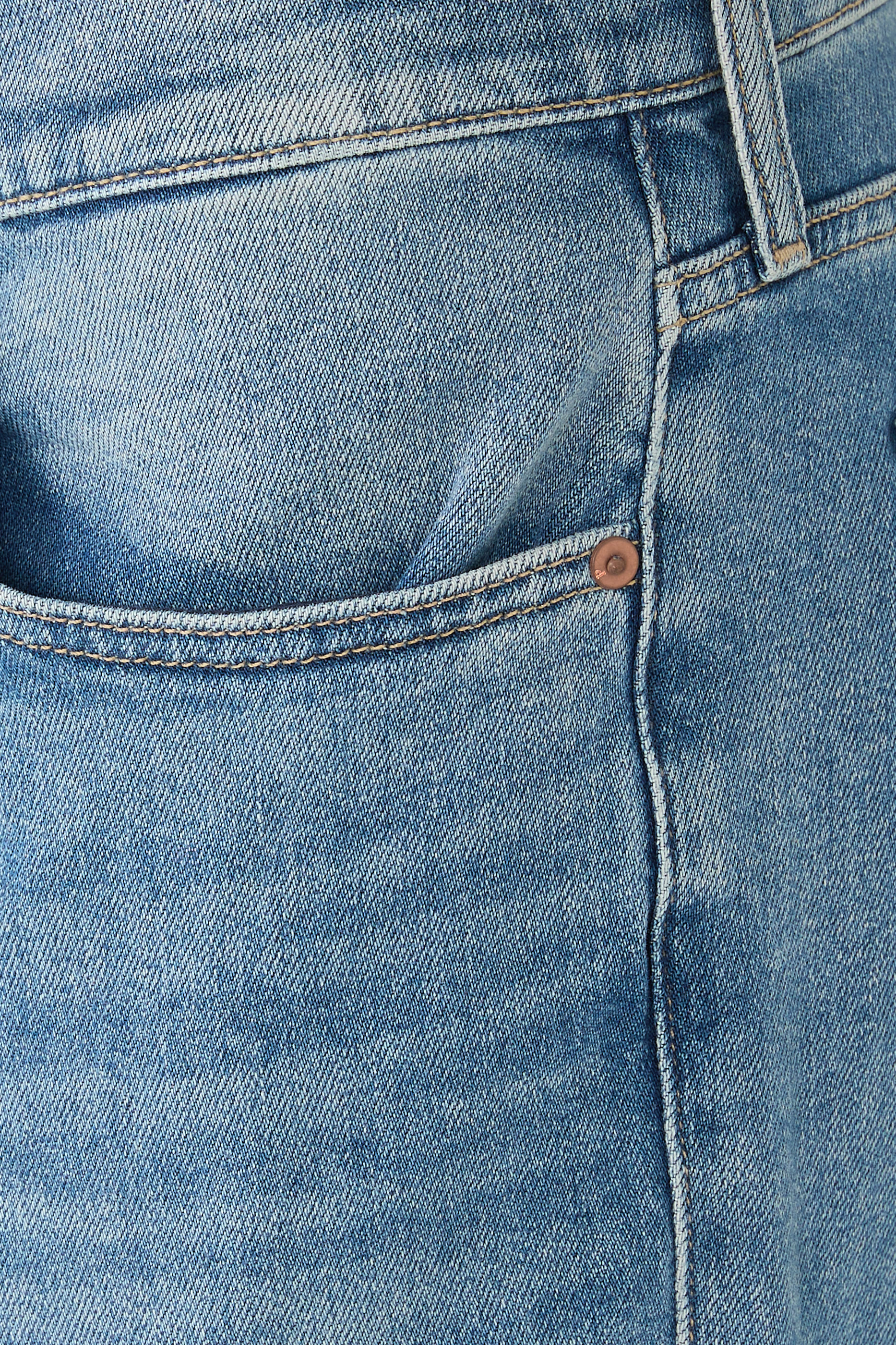 بنطال جينز فيدرال ترنساند بقصة ساق مستقيمة ضيقة