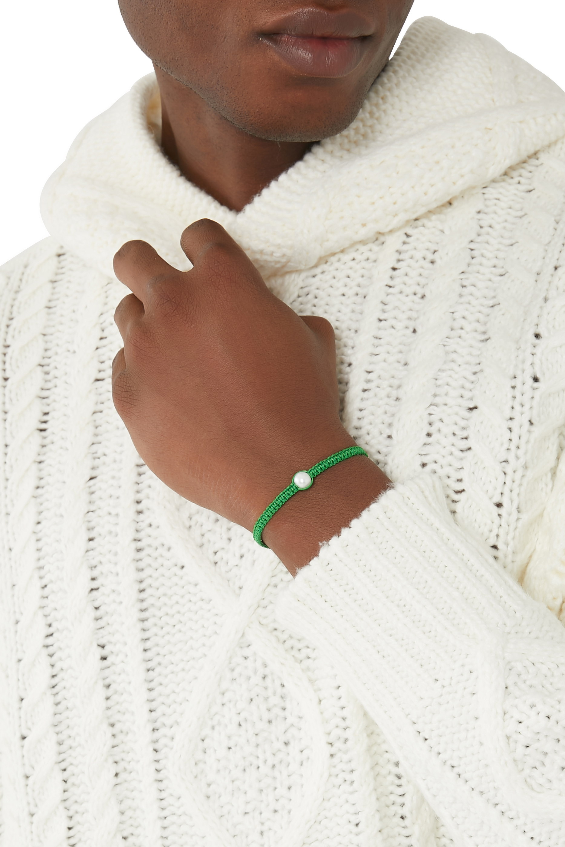 سوار فرندشيب مزين باللؤلؤ