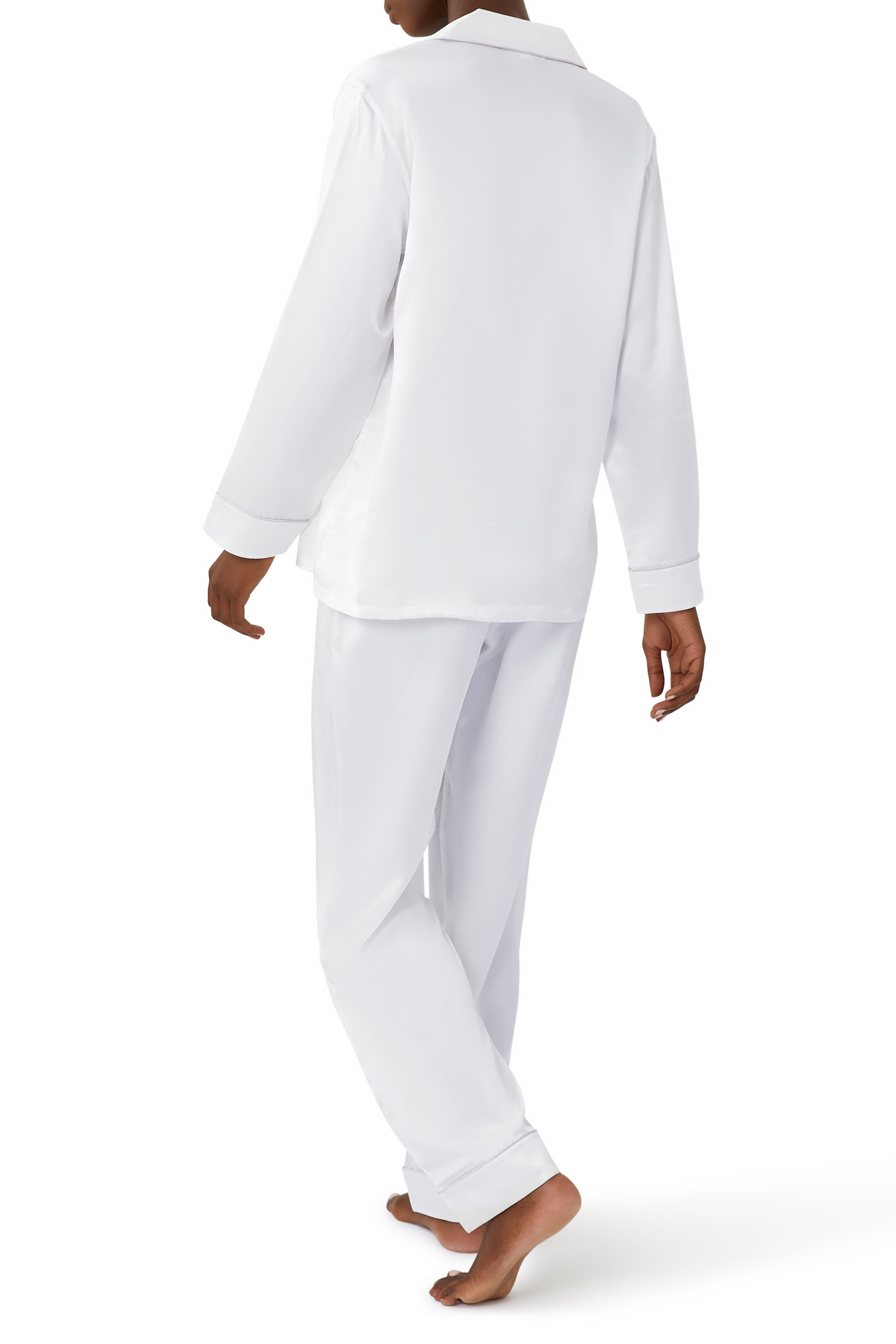 طقم بيجامة بتفاصيل بارزة حرير