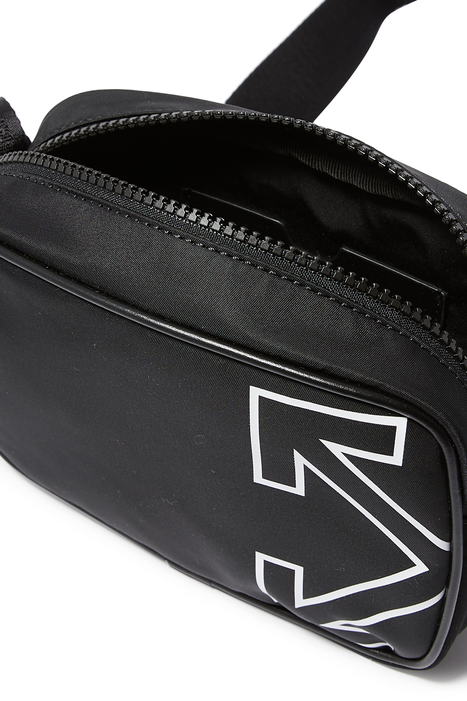 حقيبة مستحضرات العناية الشخصية بشعار الماركة