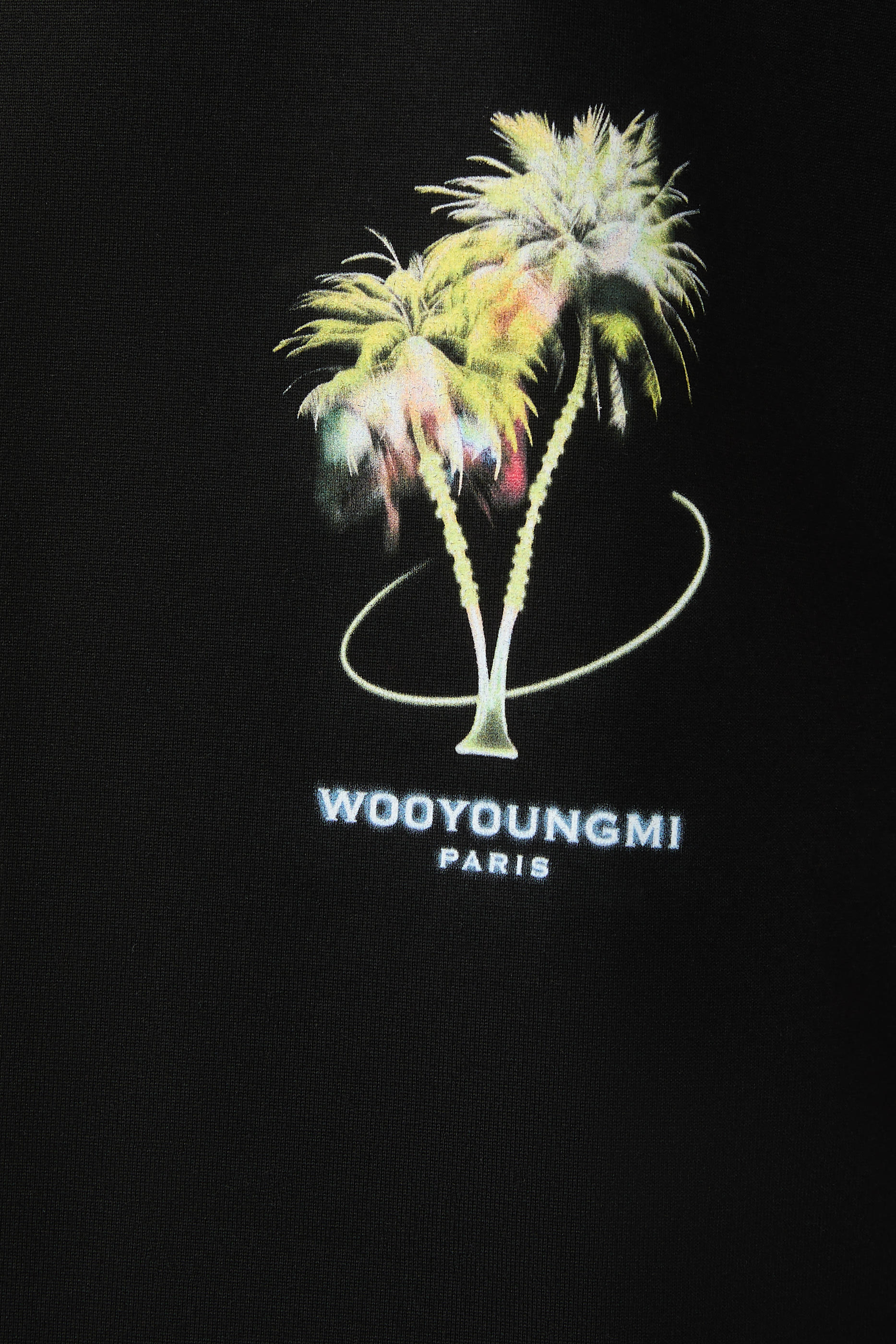 تيشيرت بطبعة غرافيك