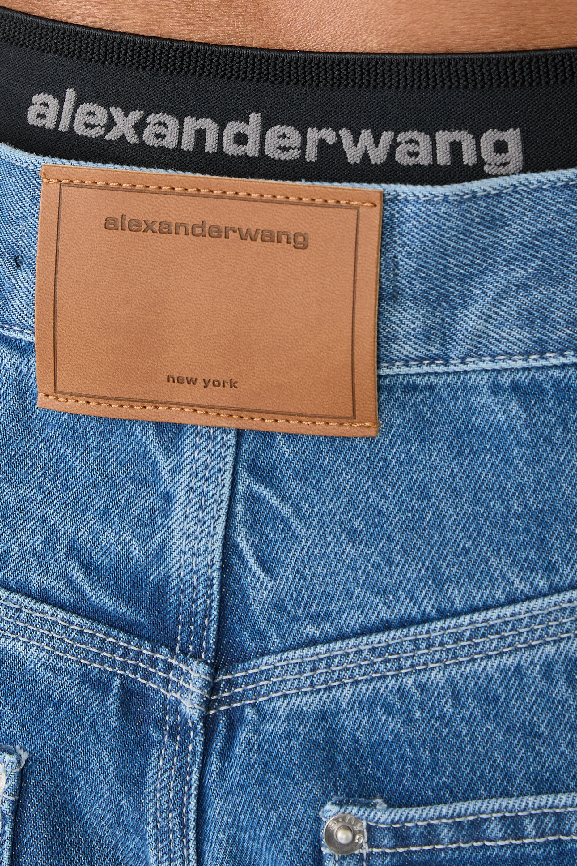 بنطال جينز بطبقة بتصميم سروال تحتي وخصر متوسط الارتفاع