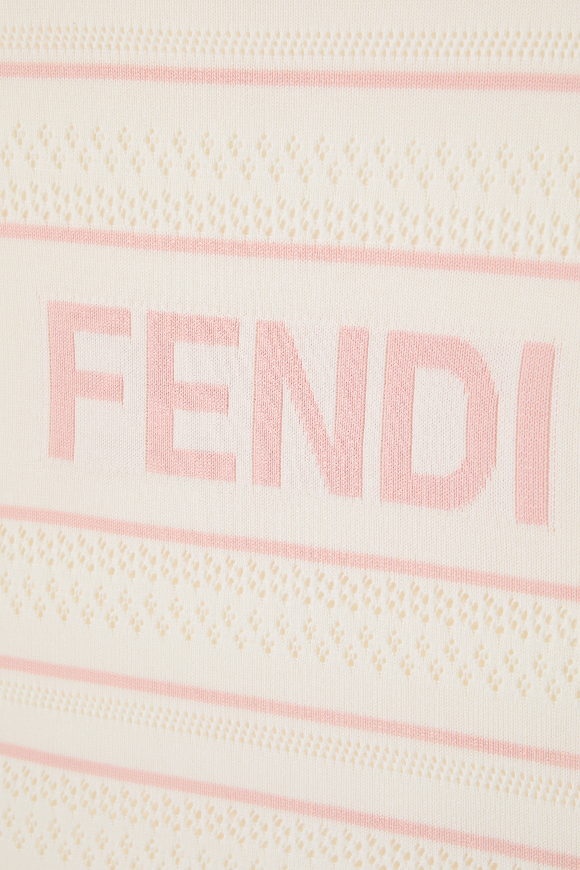 بطانية بشعار الماركة للأطفال