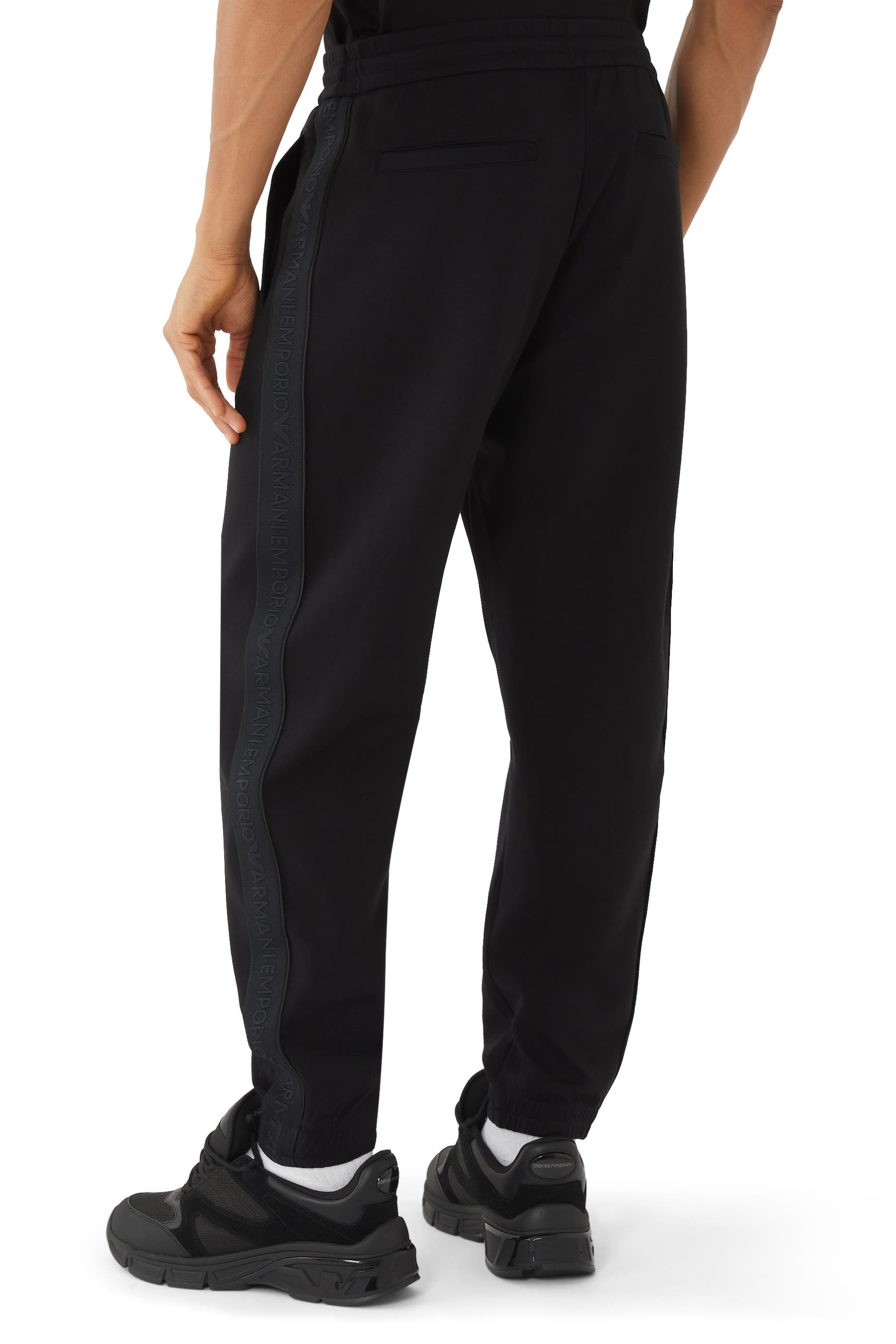 بنطال رياضي بشريط مزدوة بشعار الماركة