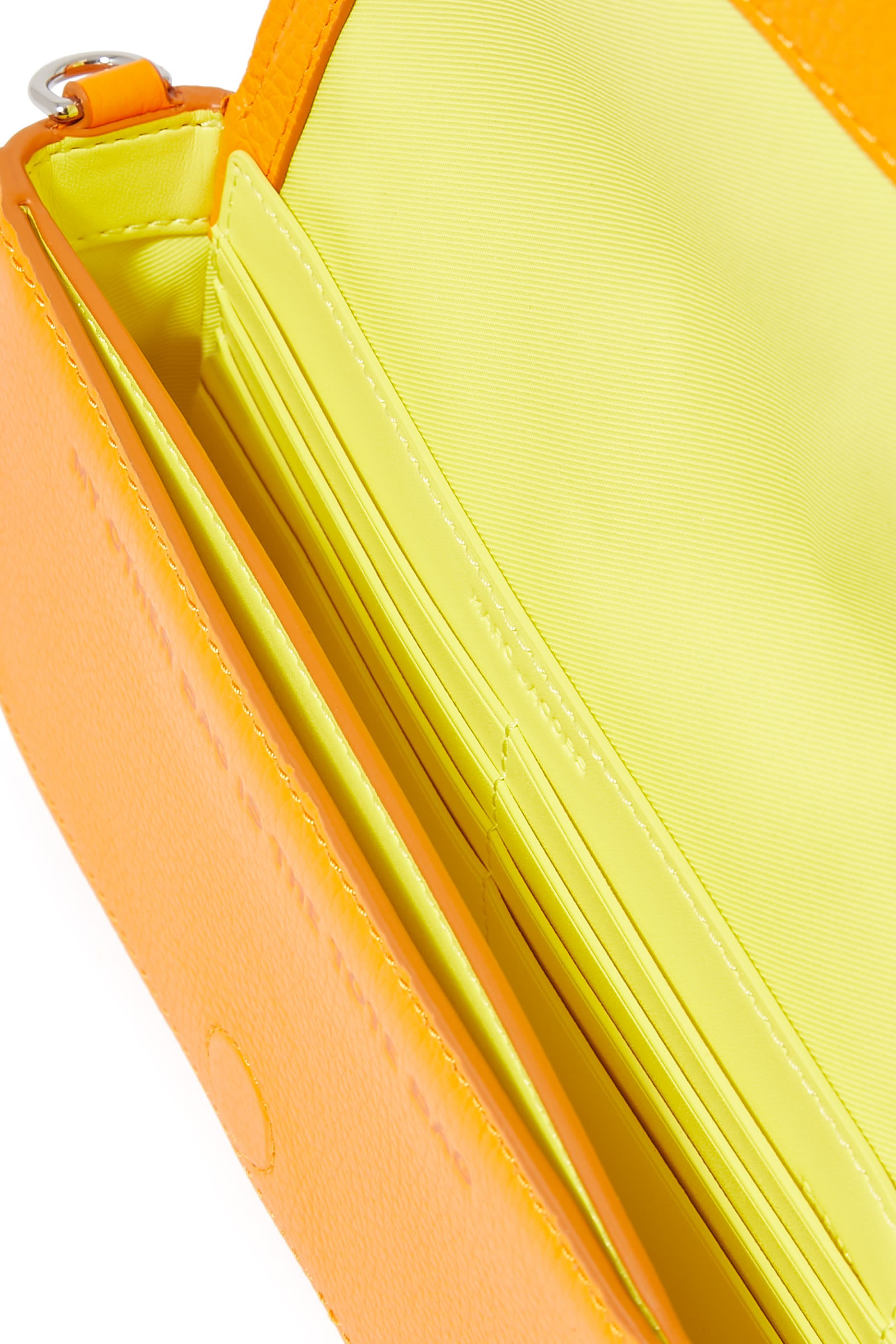 حقيبة صغيرة جلد